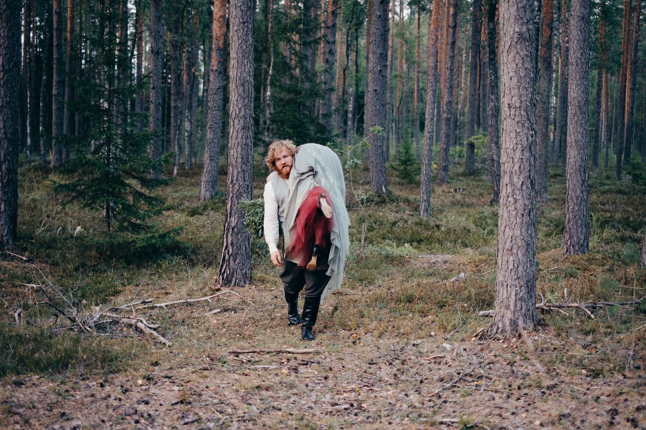 Kāzu stāsts Madara & Ingus. Kāzu × Ģimenes notikumu fotografs Edgars Kalniņš