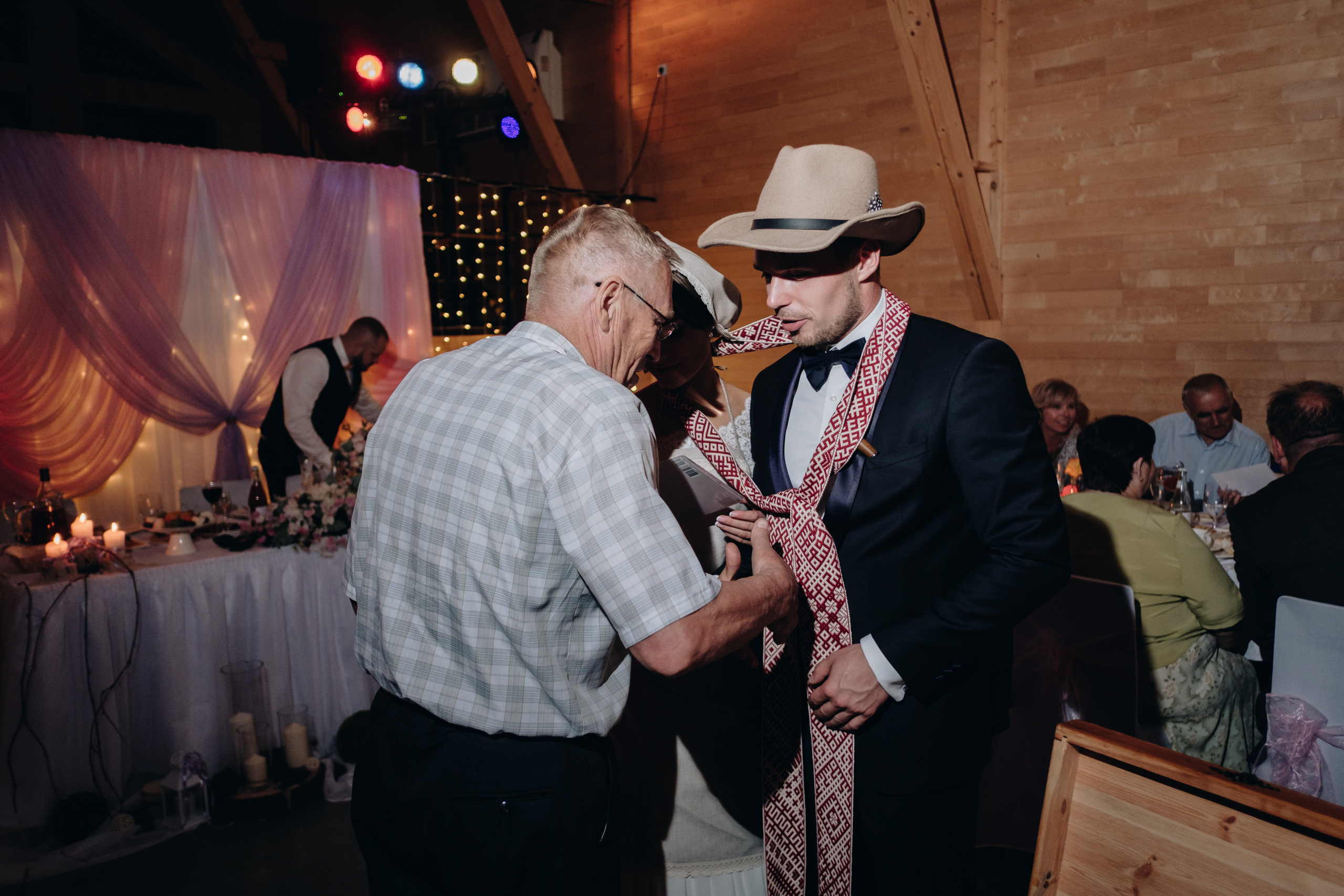 Kāzu stāsts Henrijs & Kristīne. Kāzu × Ģimenes notikumu fotografs Edgars Kalniņš