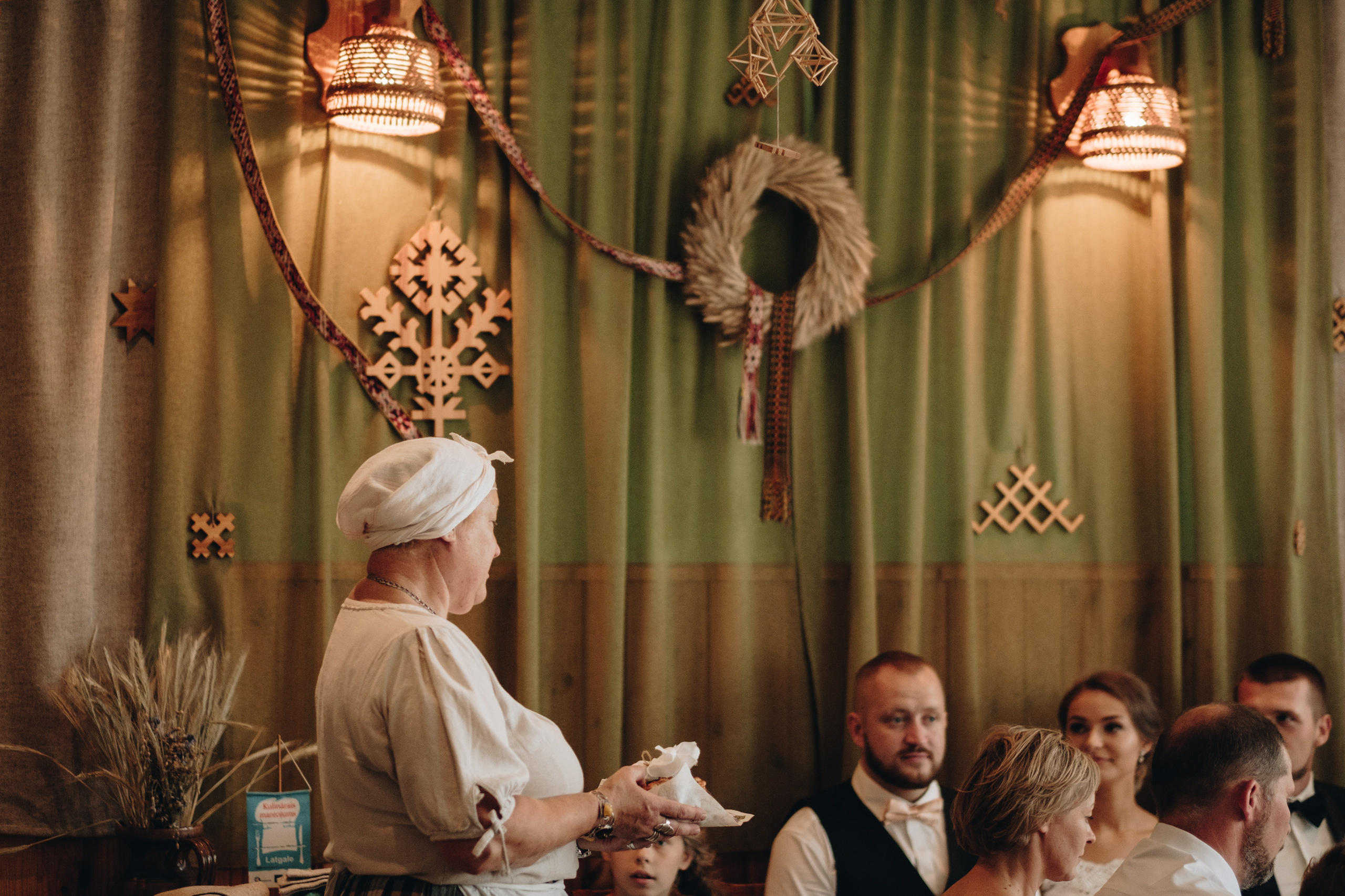 Kāzu stāsts Henrijs & Kristīne. Kāzu × Ģimenes notikumu fotografs Edgars Kalniņš