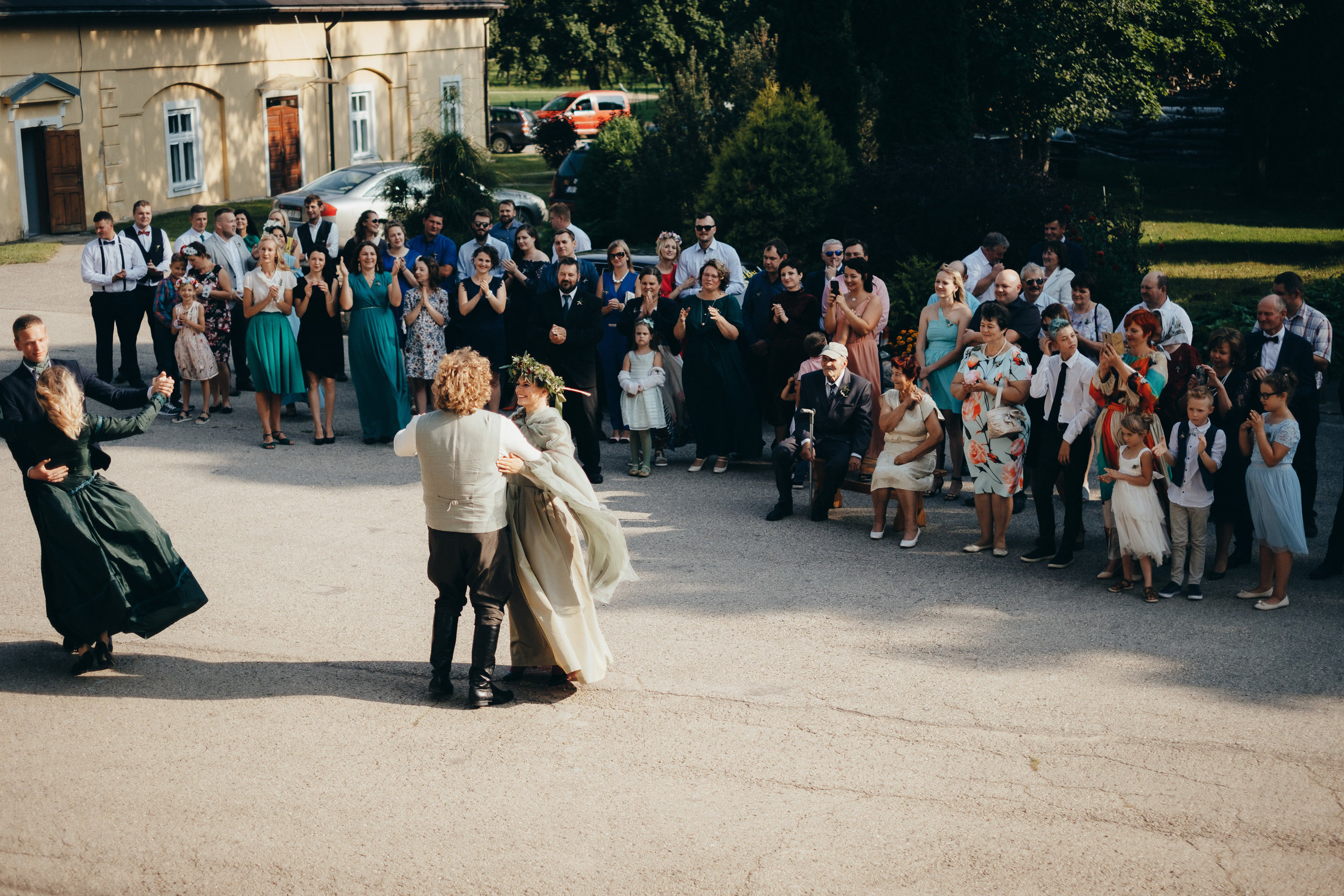 Kāzu stāsts Madara & Ingus. Kāzu × Ģimenes notikumu fotografs Edgars Kalniņš