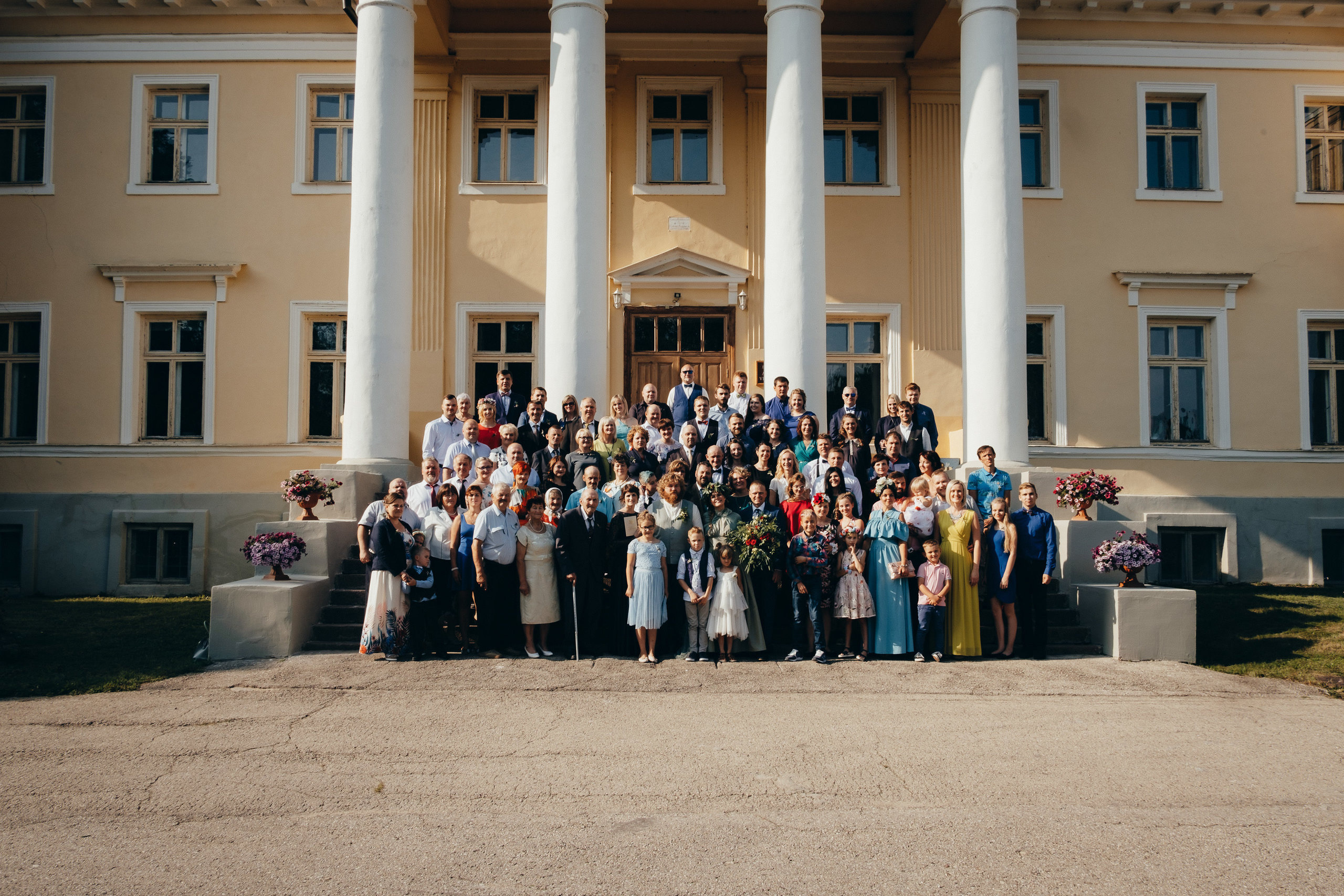 Kāzu stāsts Madara & Ingus. Kāzu × Ģimenes notikumu fotografs Edgars Kalniņš