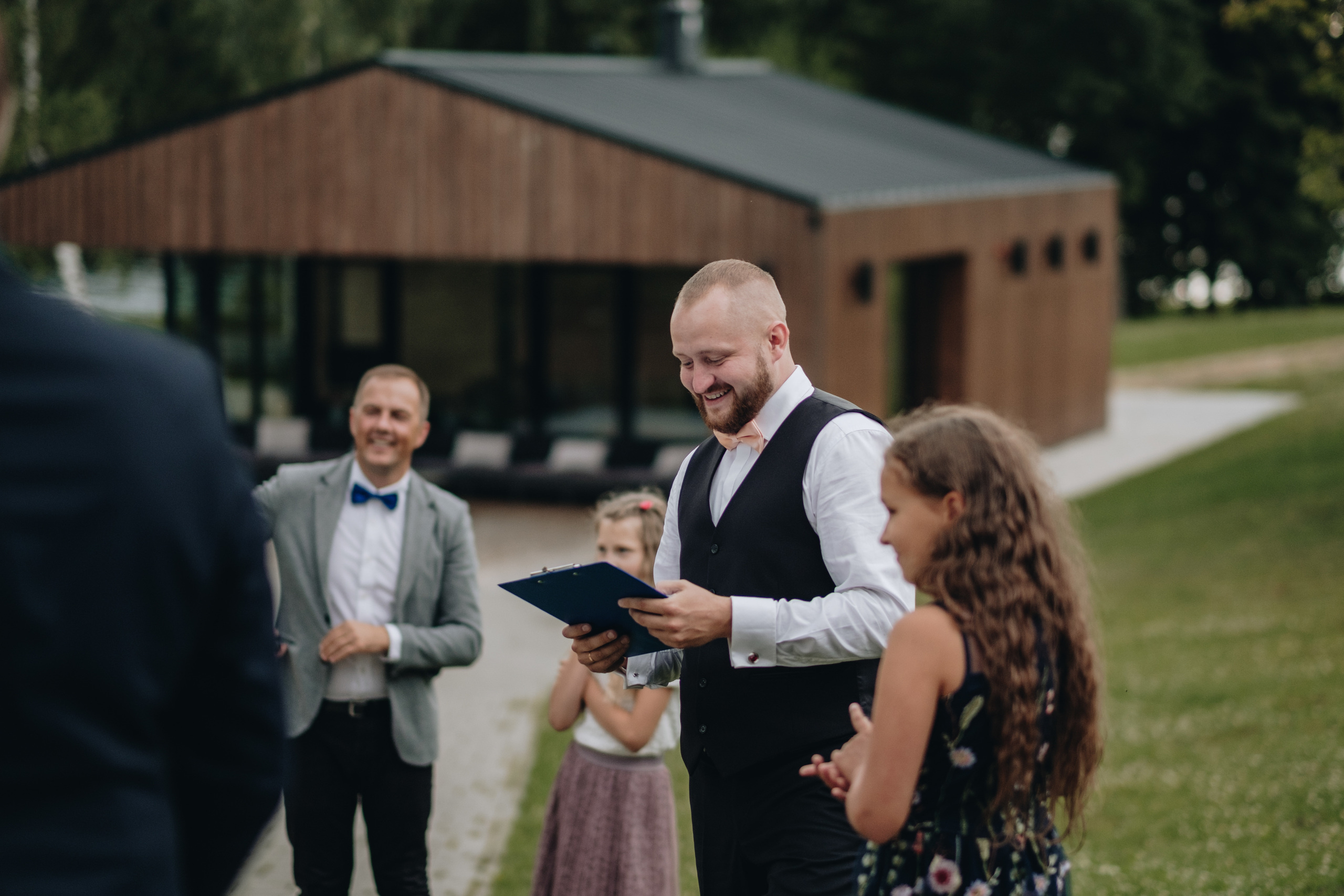 Kāzu stāsts Henrijs & Kristīne. Kāzu × Ģimenes notikumu fotografs Edgars Kalniņš