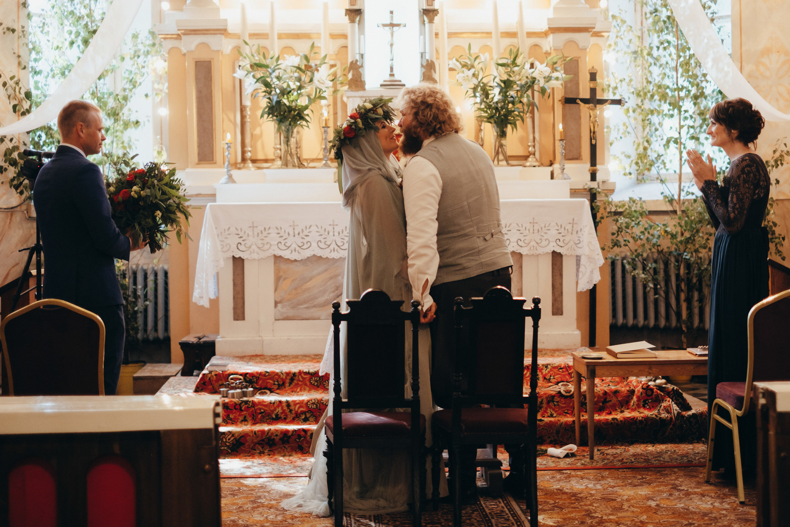 Kāzu stāsts Madara & Ingus. Kāzu × Ģimenes notikumu fotografs Edgars Kalniņš