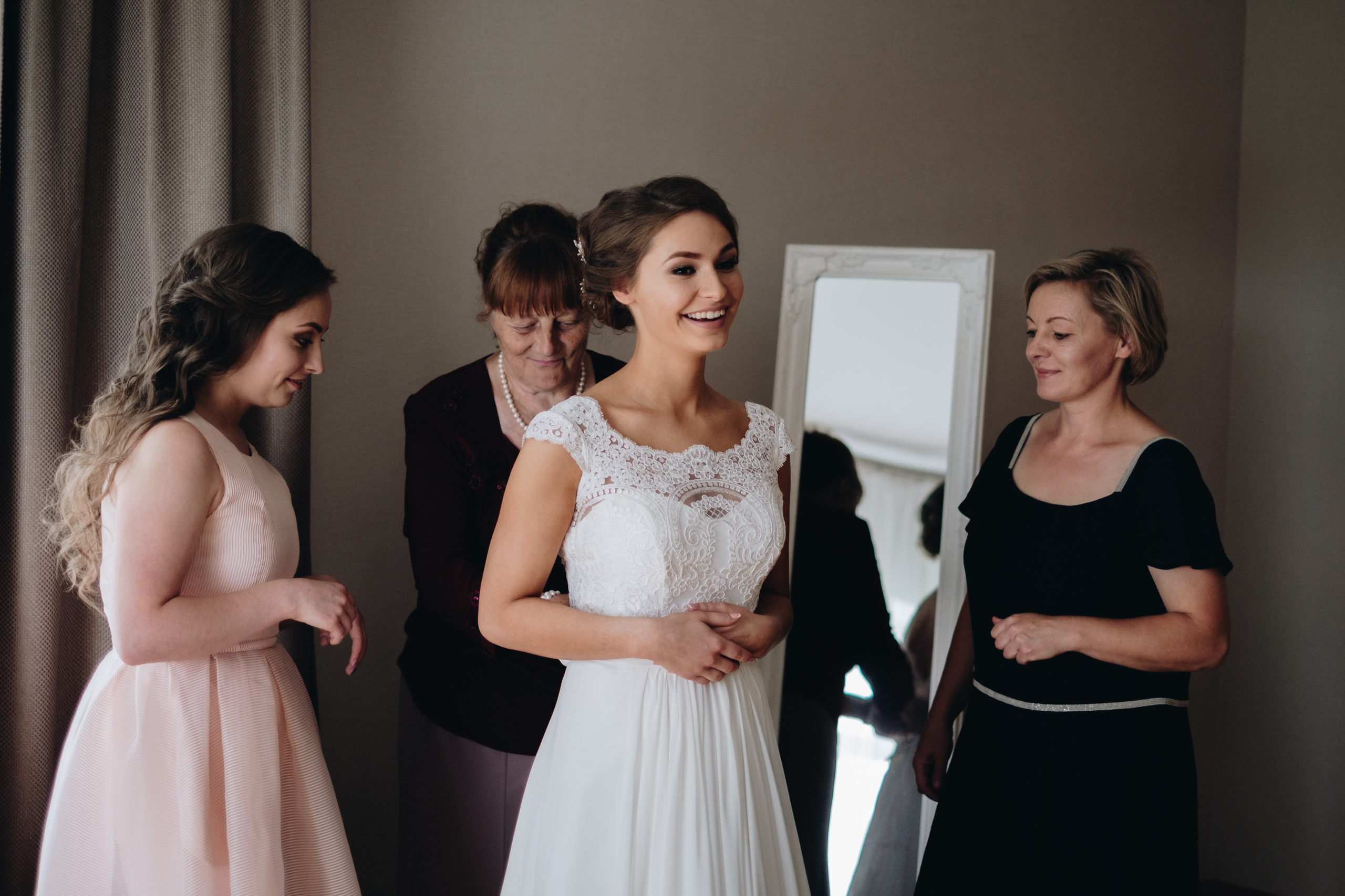 Kāzu stāsts Henrijs & Kristīne. Kāzu × Ģimenes notikumu fotografs Edgars Kalniņš