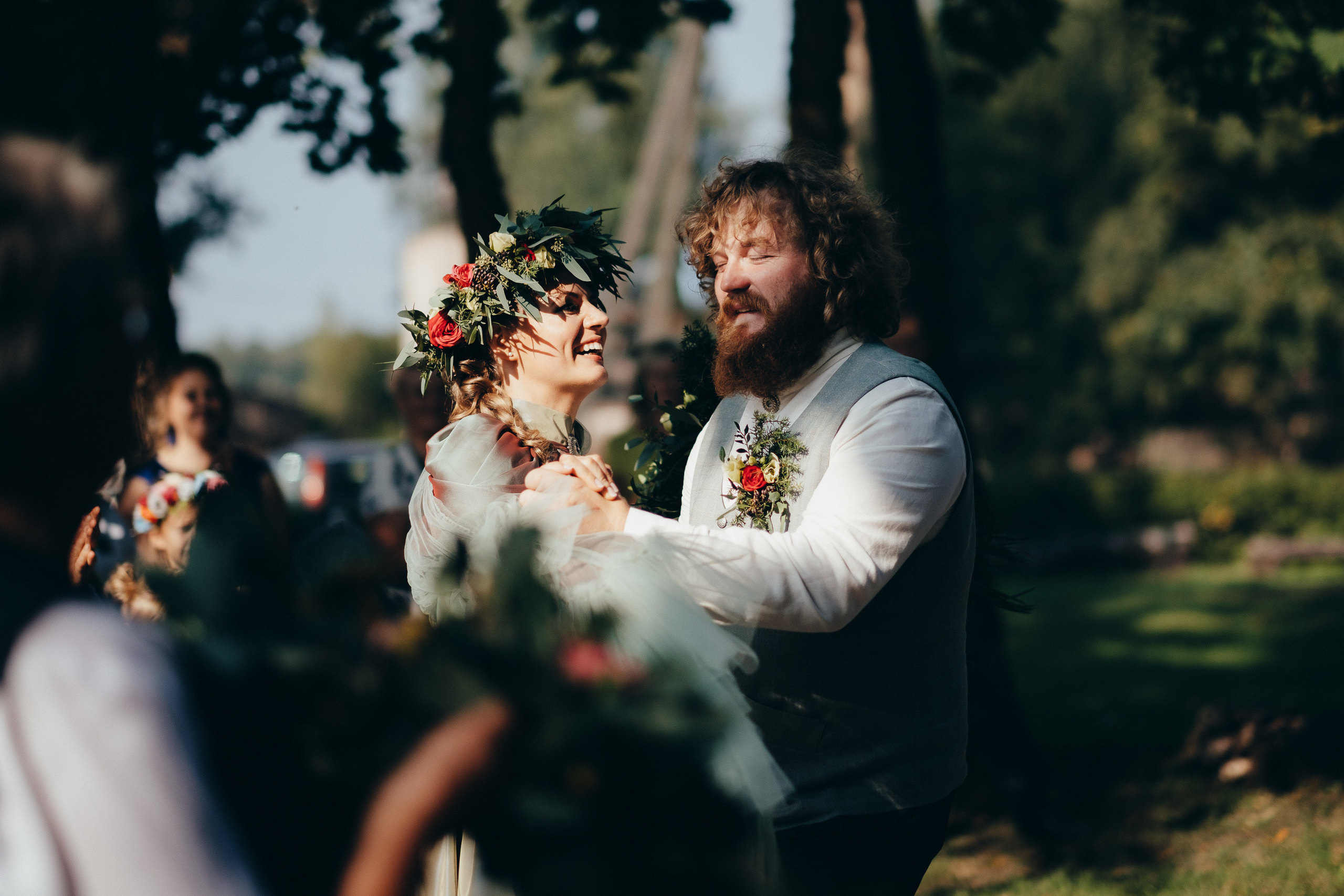 Kāzu stāsts Madara & Ingus. Kāzu × Ģimenes notikumu fotografs Edgars Kalniņš