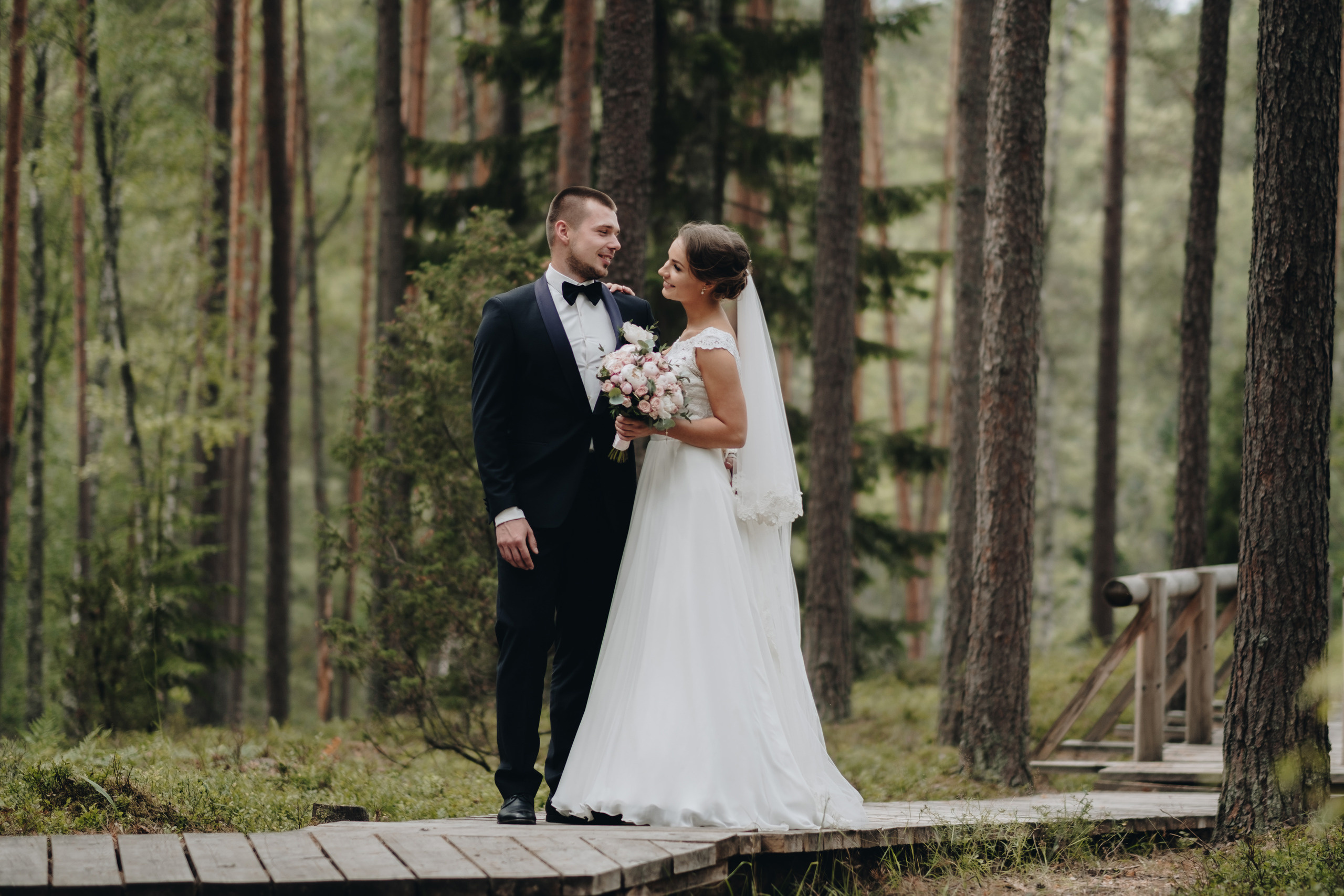 Kāzu stāsts Henrijs & Kristīne. Kāzu × Ģimenes notikumu fotografs Edgars Kalniņš