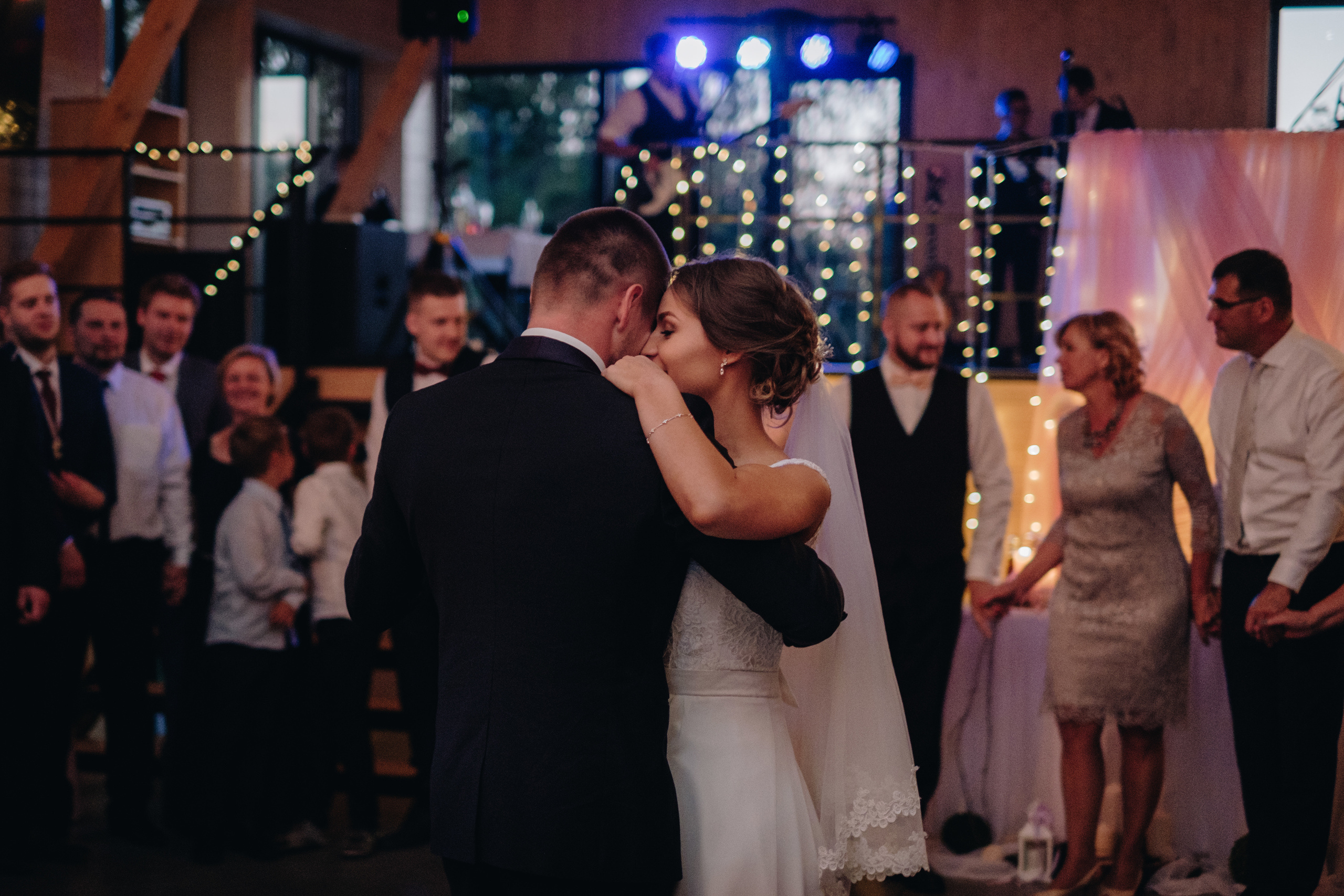 Kāzu stāsts Henrijs & Kristīne. Kāzu × Ģimenes notikumu fotografs Edgars Kalniņš