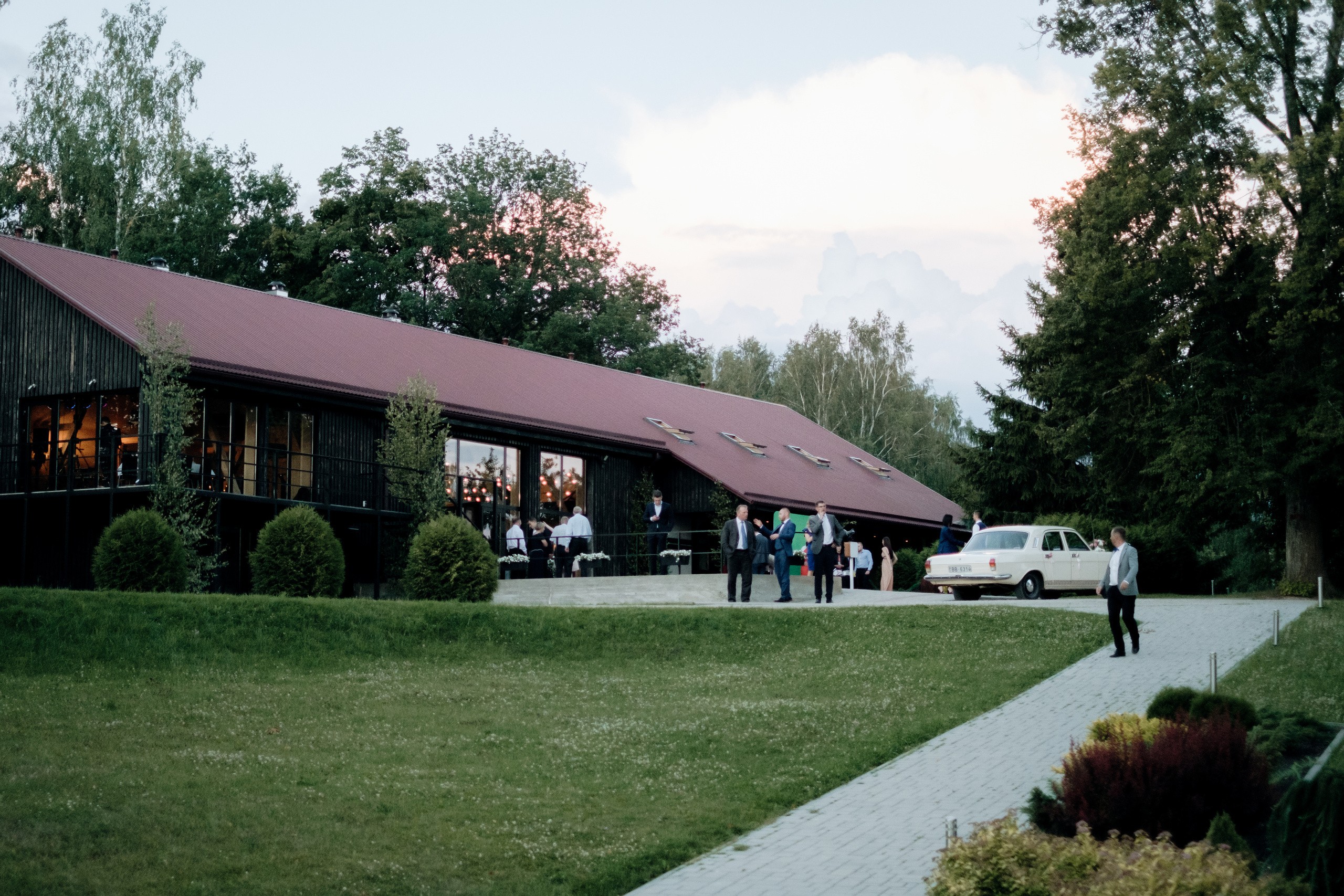 Kāzu stāsts Henrijs & Kristīne. Kāzu × Ģimenes notikumu fotografs Edgars Kalniņš