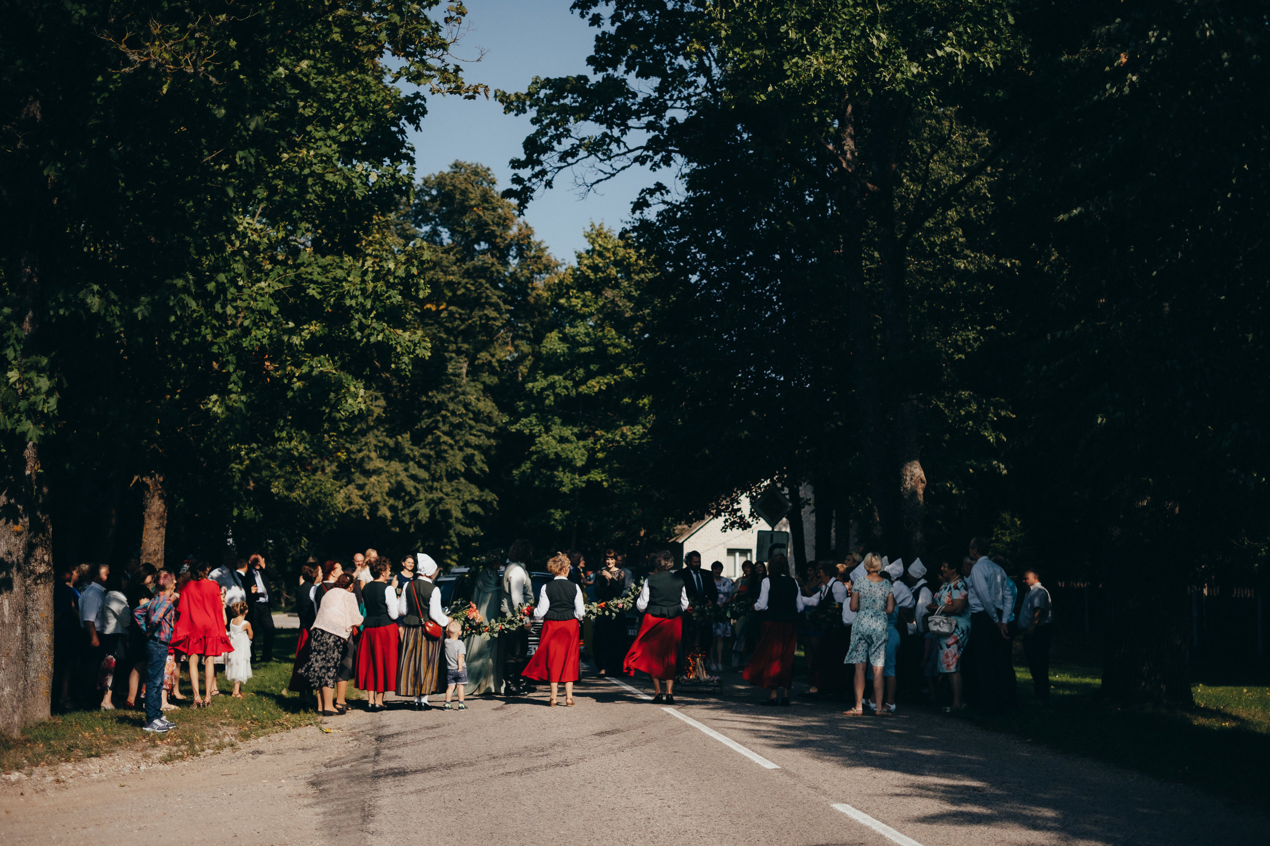 Kāzu stāsts Madara & Ingus. Kāzu × Ģimenes notikumu fotografs Edgars Kalniņš