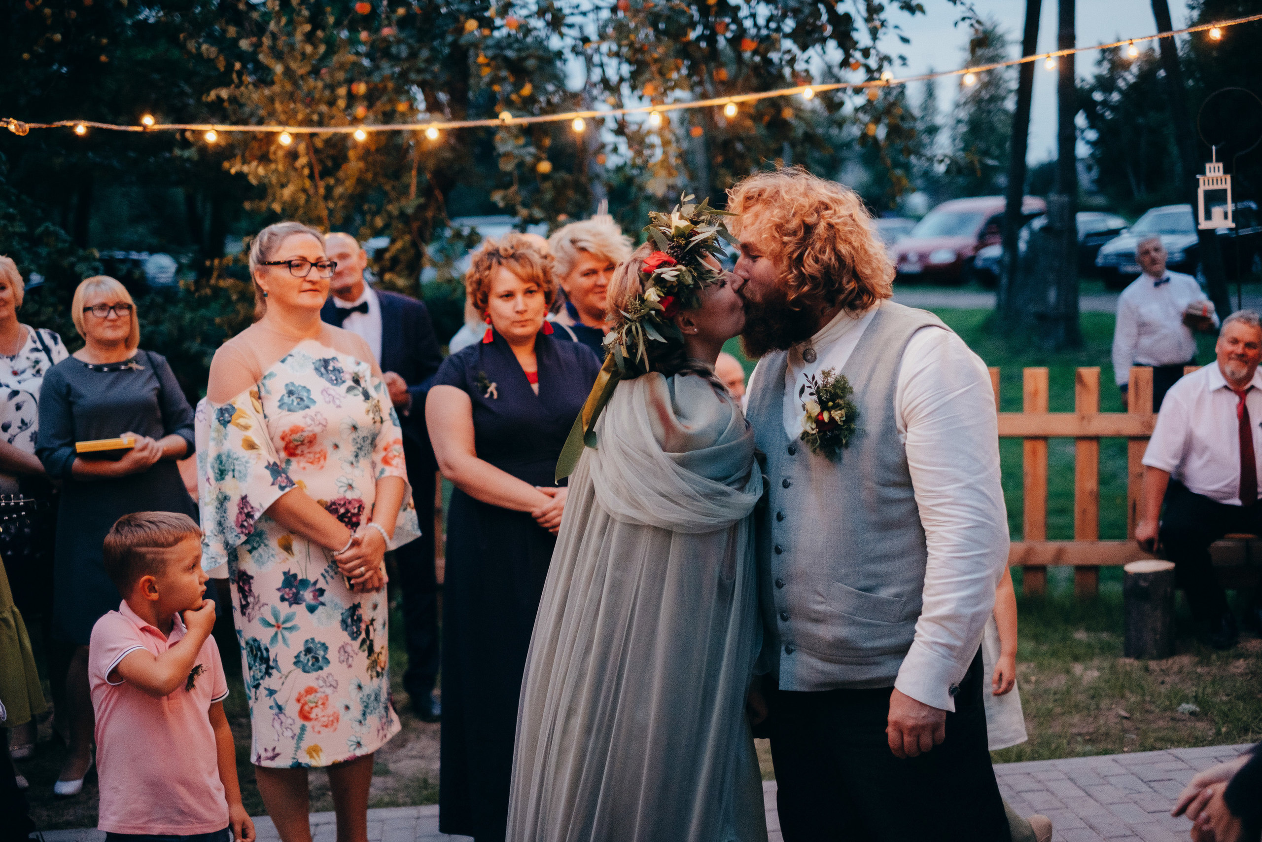 Kāzu stāsts Madara & Ingus. Kāzu × Ģimenes notikumu fotografs Edgars Kalniņš