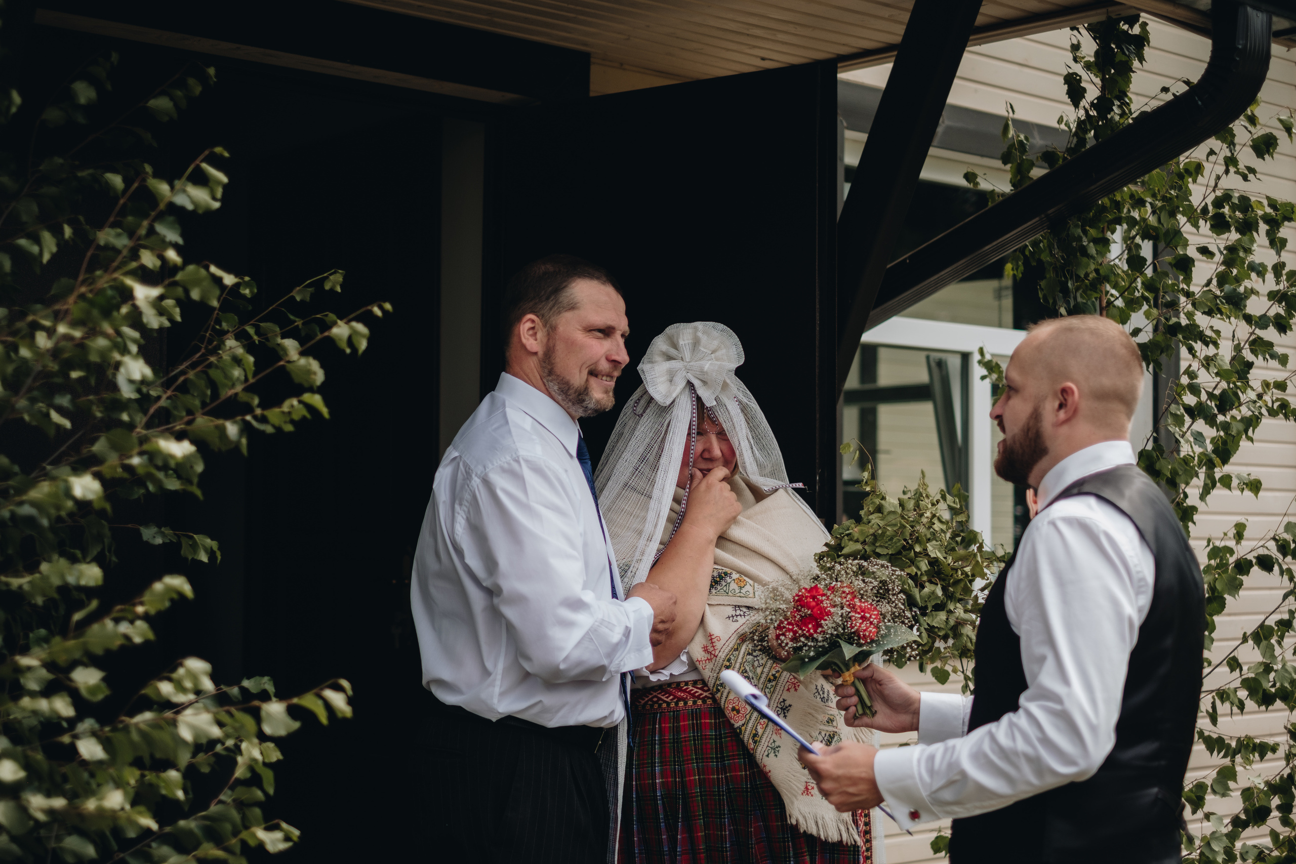 Kāzu stāsts Henrijs & Kristīne. Kāzu × Ģimenes notikumu fotografs Edgars Kalniņš