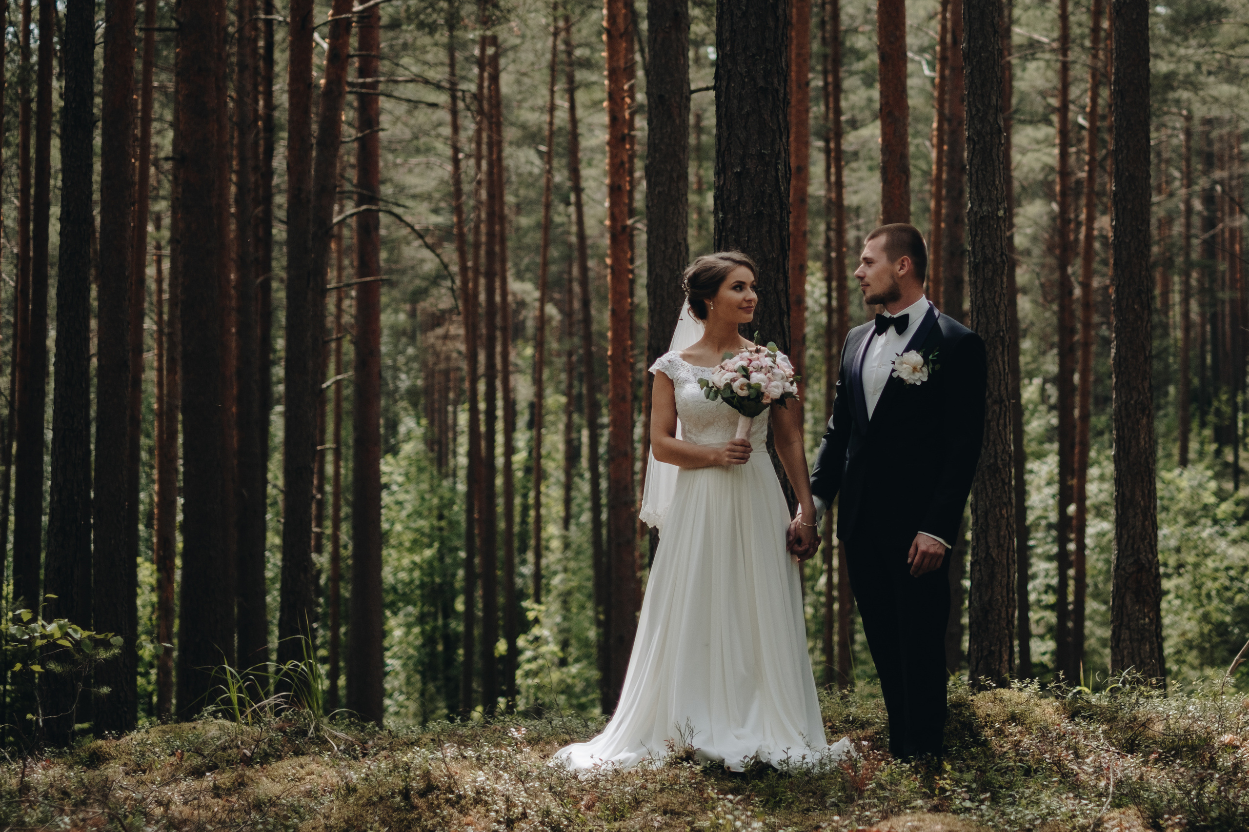 Kāzu stāsts Henrijs & Kristīne. Kāzu × Ģimenes notikumu fotografs Edgars Kalniņš