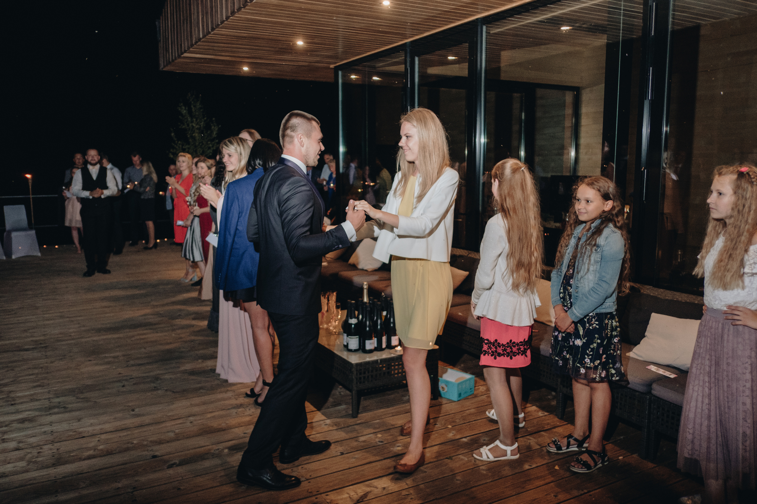 Kāzu stāsts Henrijs & Kristīne. Kāzu × Ģimenes notikumu fotografs Edgars Kalniņš