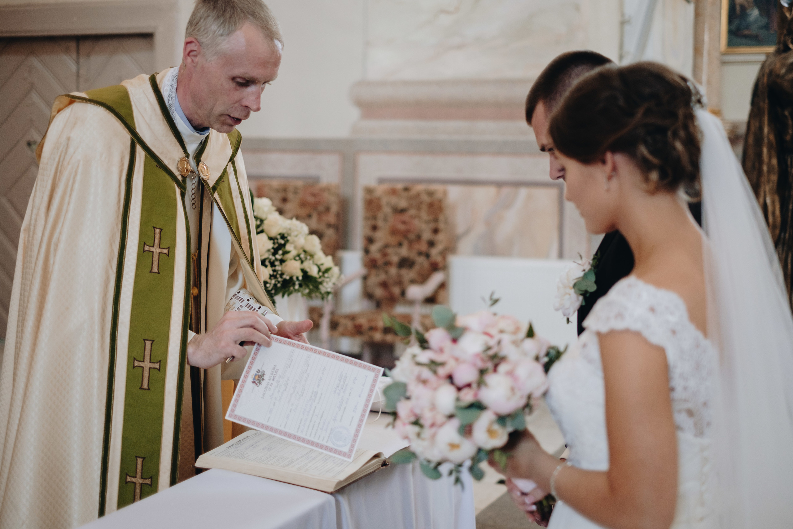 Kāzu stāsts Henrijs & Kristīne. Kāzu × Ģimenes notikumu fotografs Edgars Kalniņš