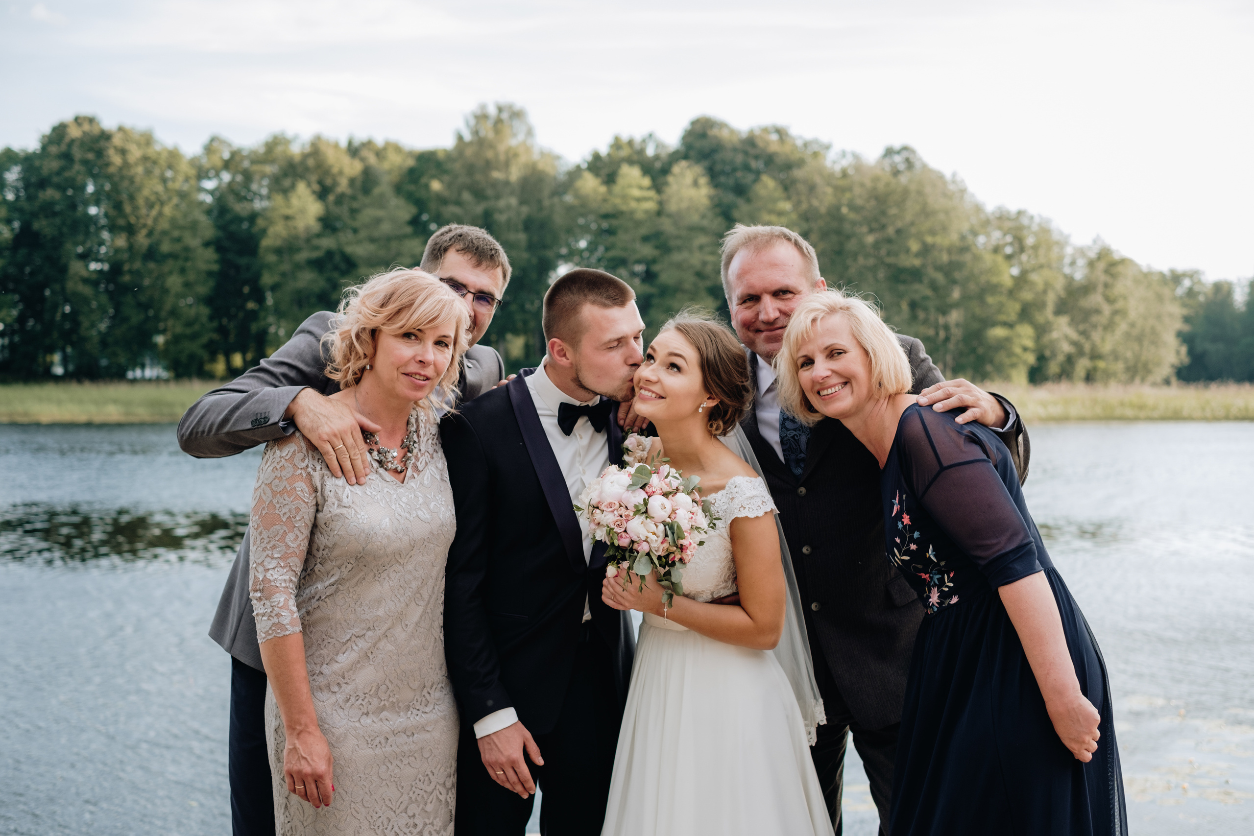 Kāzu stāsts Henrijs & Kristīne. Kāzu × Ģimenes notikumu fotografs Edgars Kalniņš
