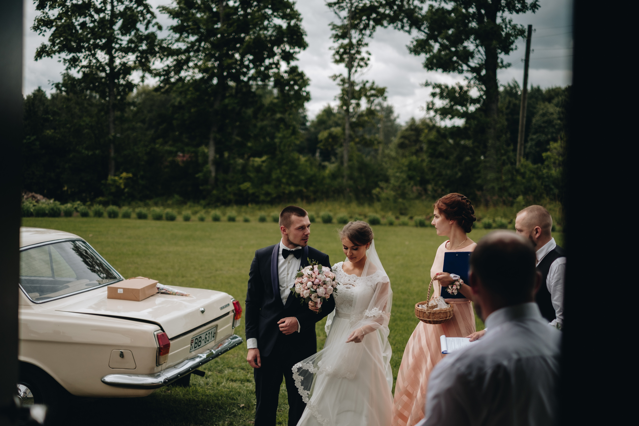 Kāzu stāsts Henrijs & Kristīne. Kāzu × Ģimenes notikumu fotografs Edgars Kalniņš