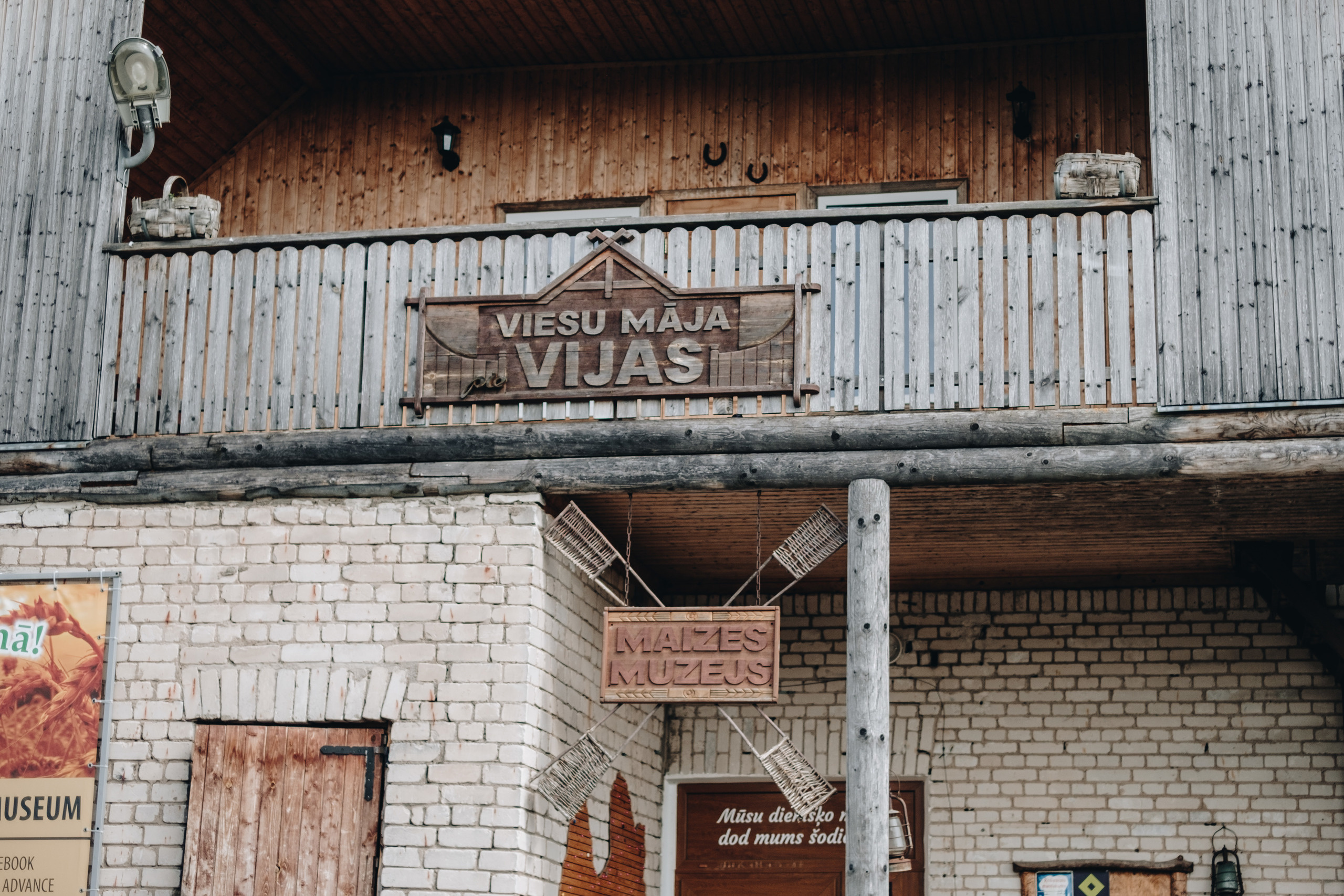 Kāzu stāsts Henrijs & Kristīne. Kāzu × Ģimenes notikumu fotografs Edgars Kalniņš