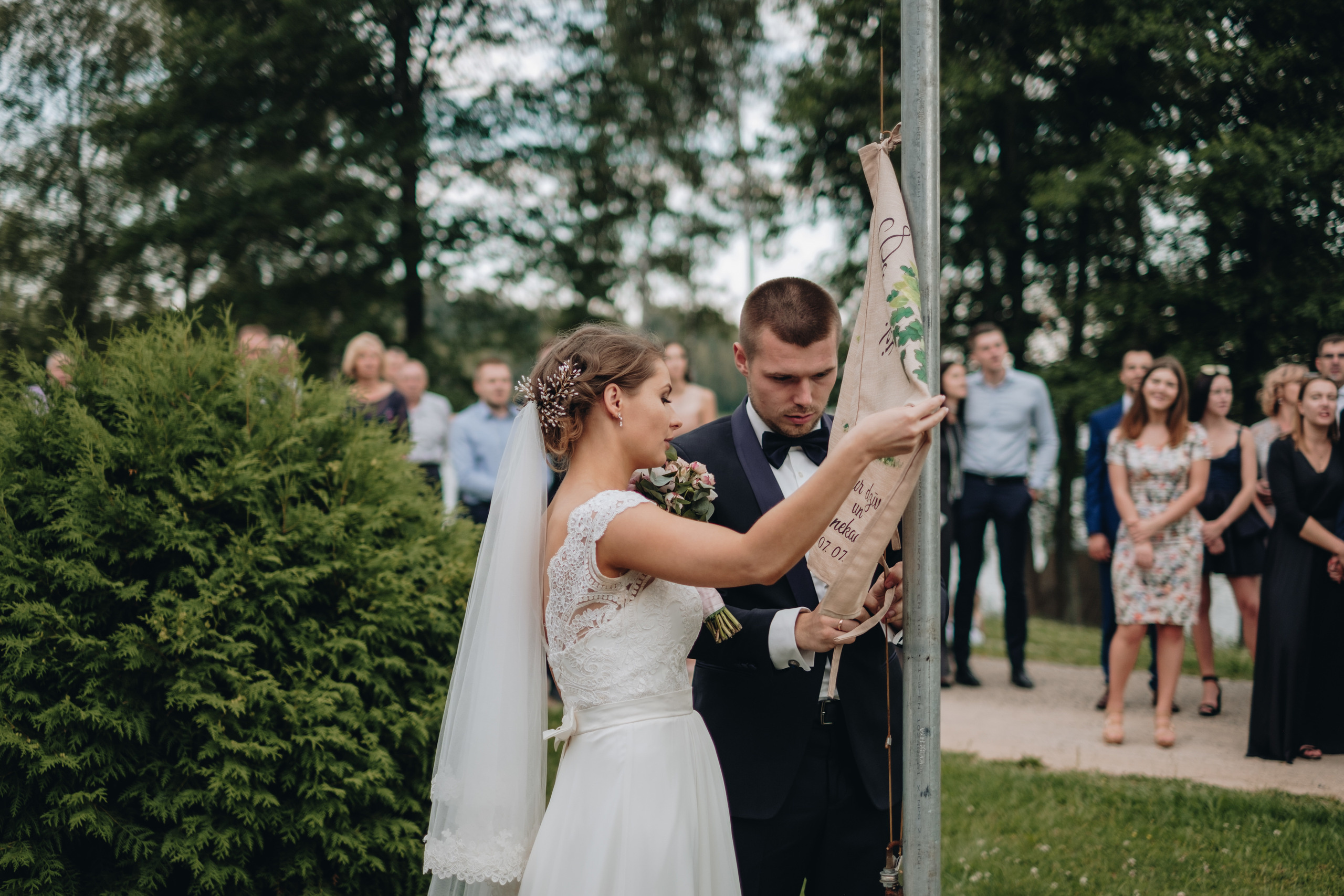 Kāzu stāsts Henrijs & Kristīne. Kāzu × Ģimenes notikumu fotografs Edgars Kalniņš