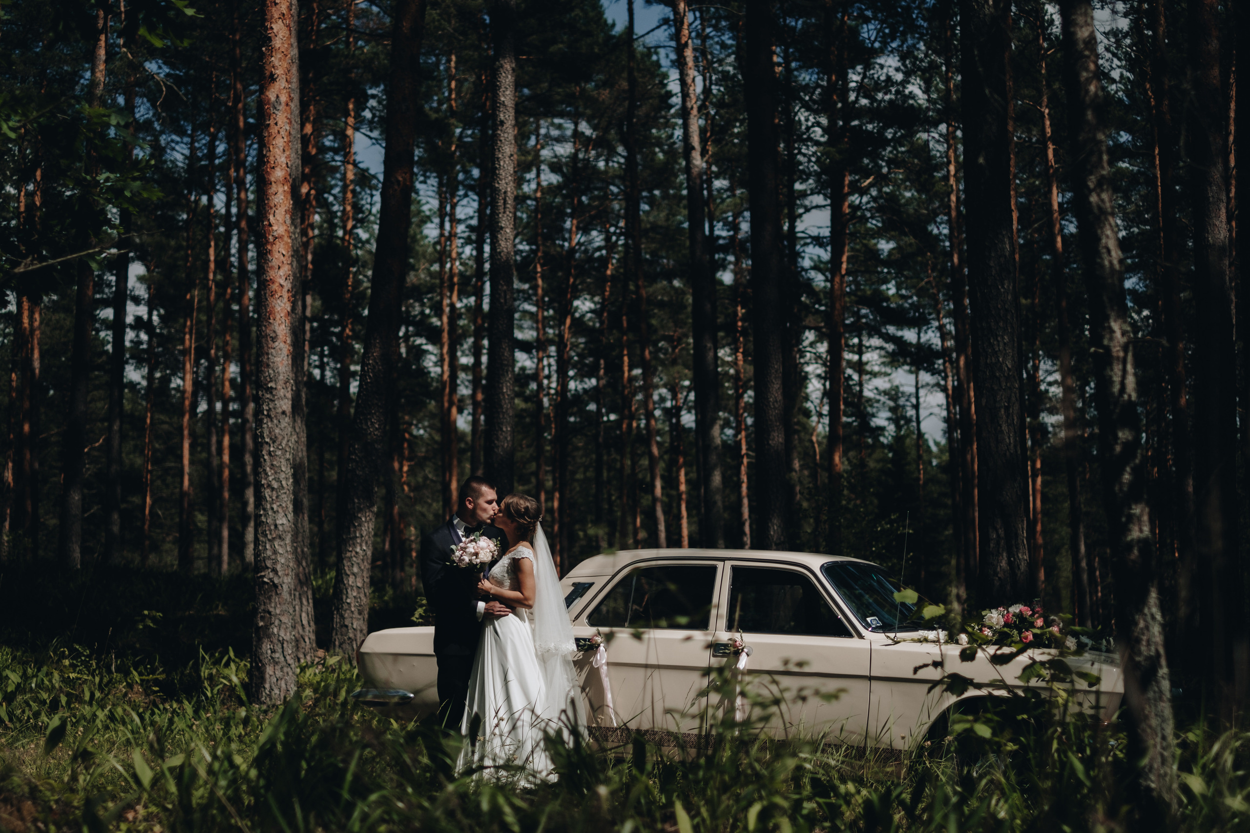 Kāzu stāsts Henrijs & Kristīne. Kāzu × Ģimenes notikumu fotografs Edgars Kalniņš