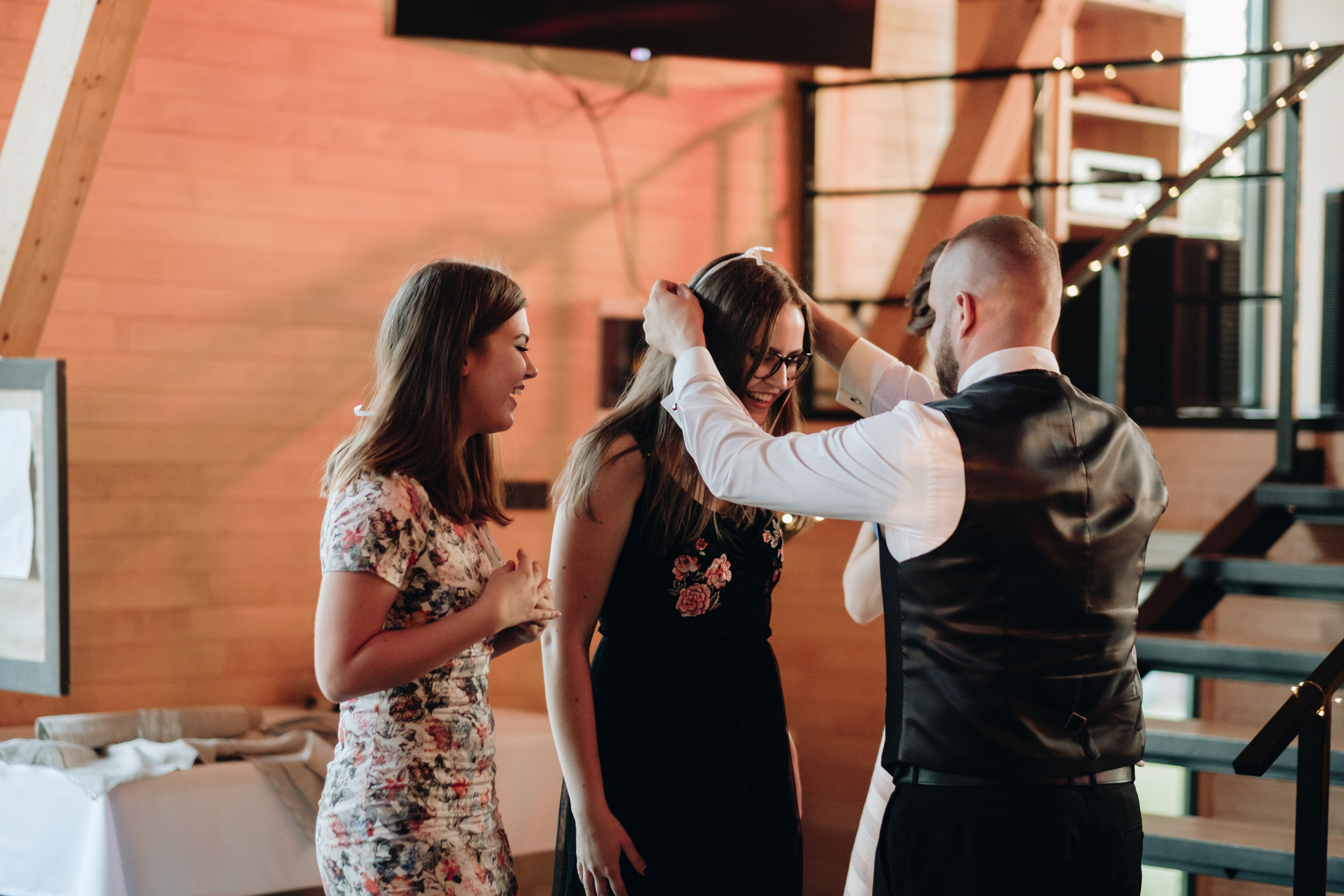 Kāzu stāsts Henrijs & Kristīne. Kāzu × Ģimenes notikumu fotografs Edgars Kalniņš