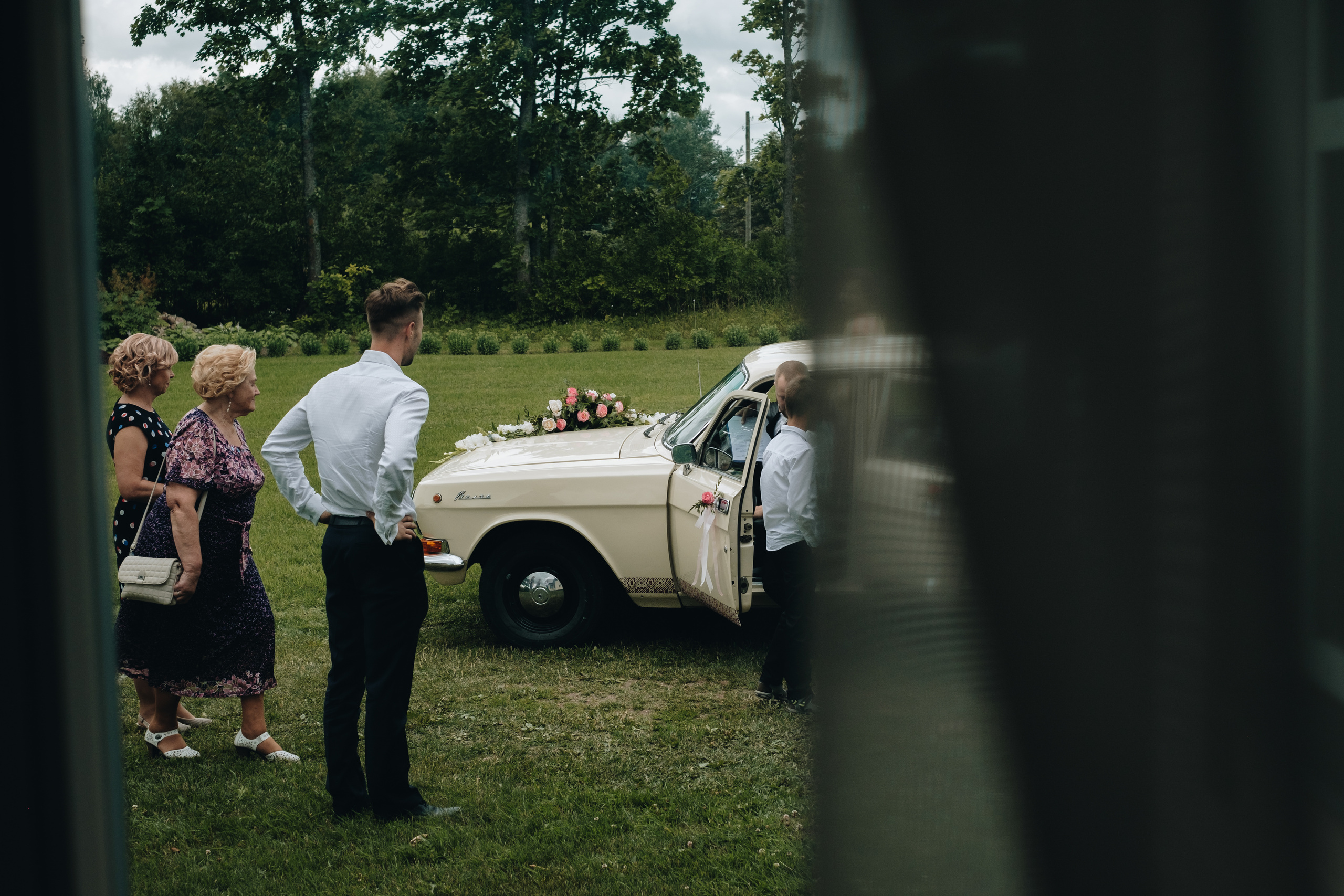 Kāzu stāsts Henrijs & Kristīne. Kāzu × Ģimenes notikumu fotografs Edgars Kalniņš