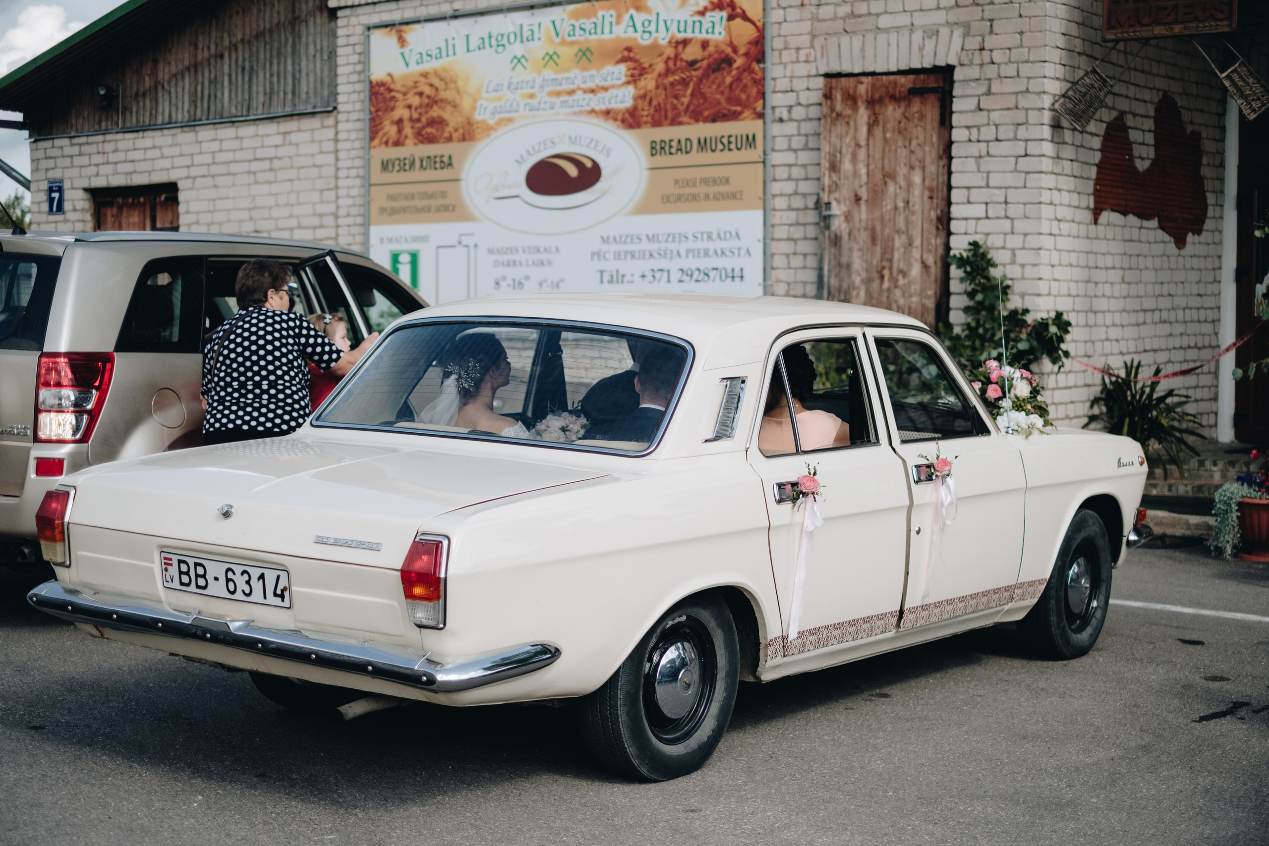 Kāzu stāsts Henrijs & Kristīne. Kāzu × Ģimenes notikumu fotografs Edgars Kalniņš