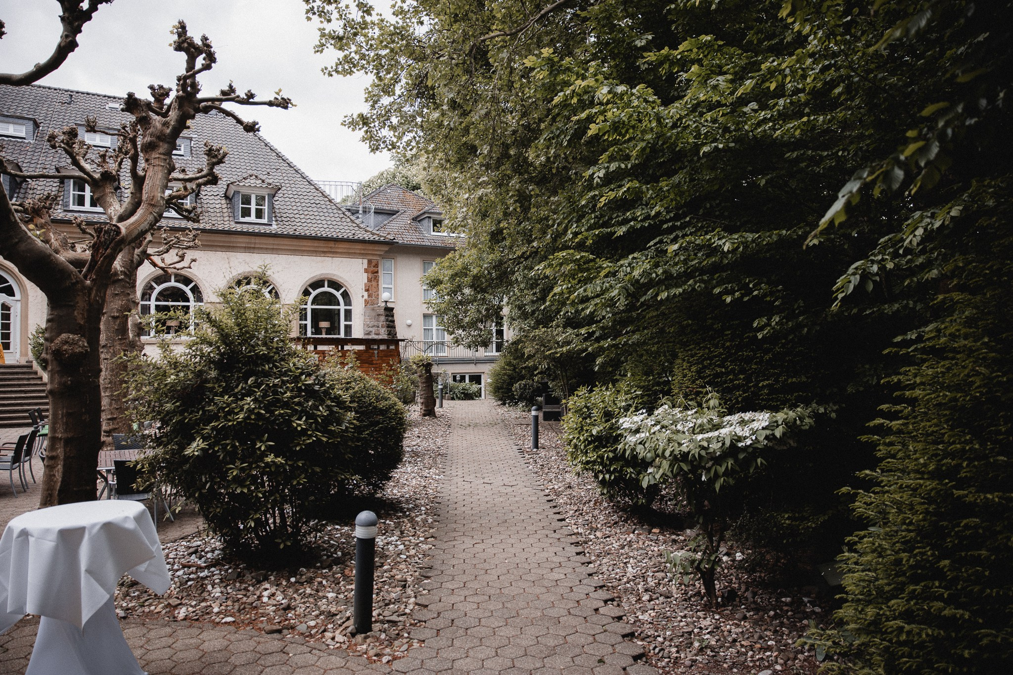PEGGY & DENNIS | FLETCHER WALDHOTEL NORDRHEIN-WESTFALEN. Photographer in Bochum Dolia Halyna