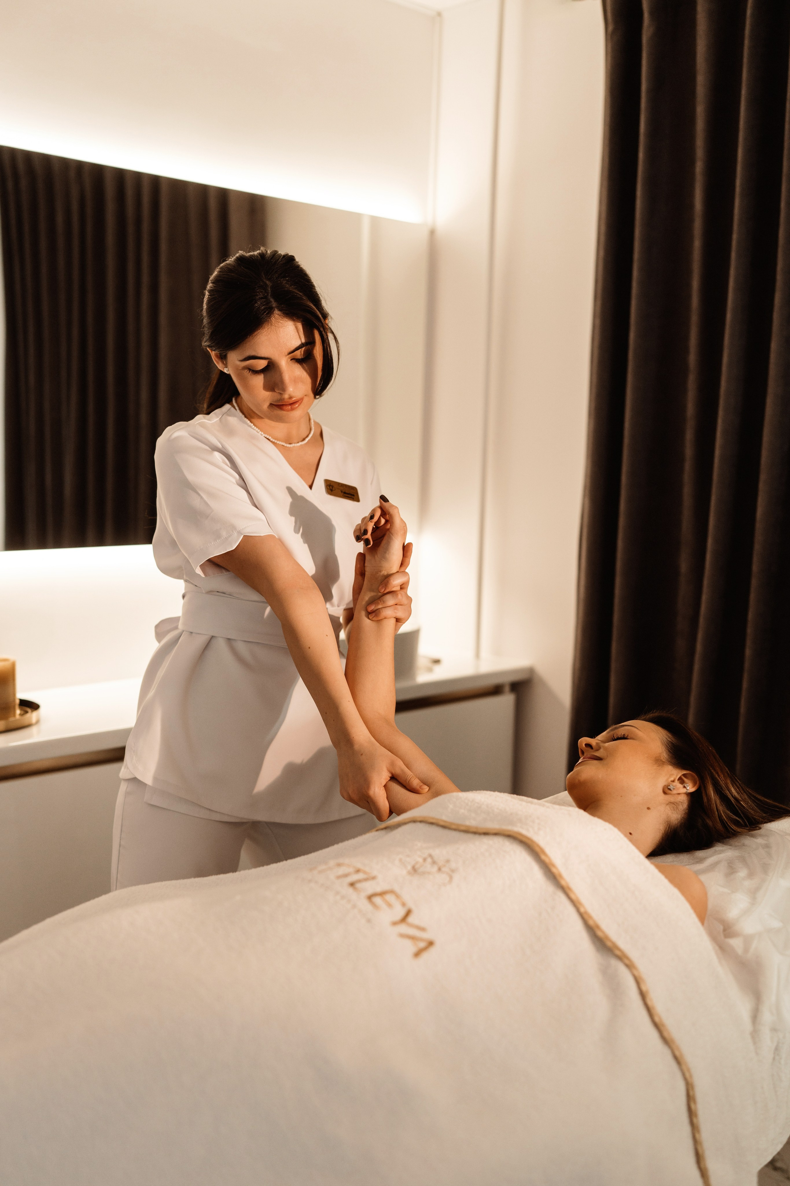 Cattleya | personal branding. Home