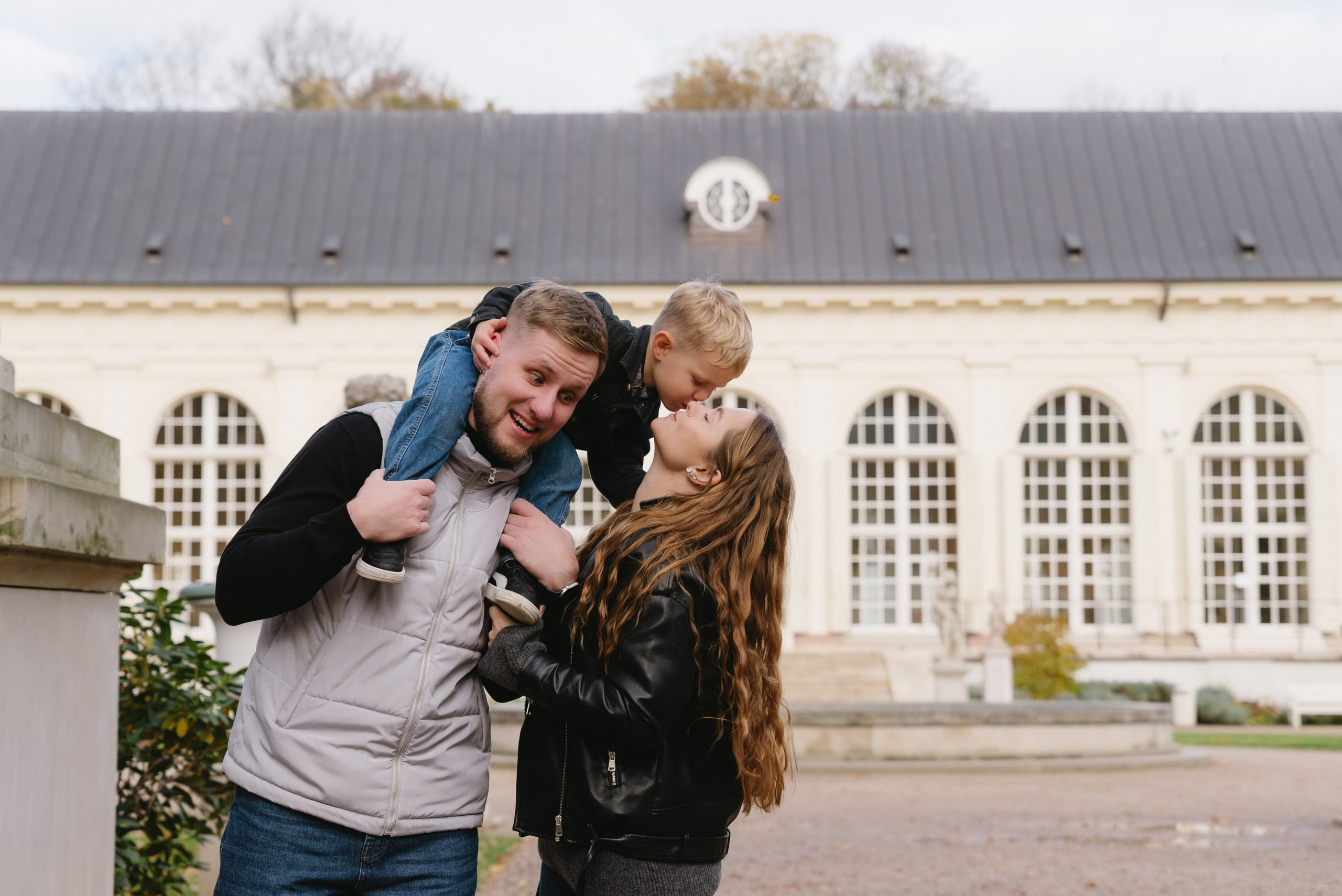 Sesja rodzinna Hanna, Vlad & Matvei. Eugene Save – Fotograf Ślubny i Rodzinny | Warszawa i Cała Polska