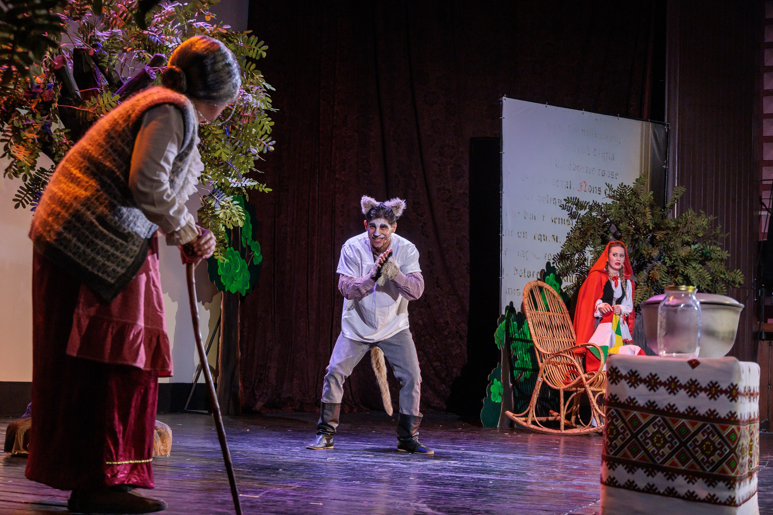 Clounella. Povestea Scufita rosie. ✔️ Фото Видео на свадьбы и крестины Молдова — Cinematic.md