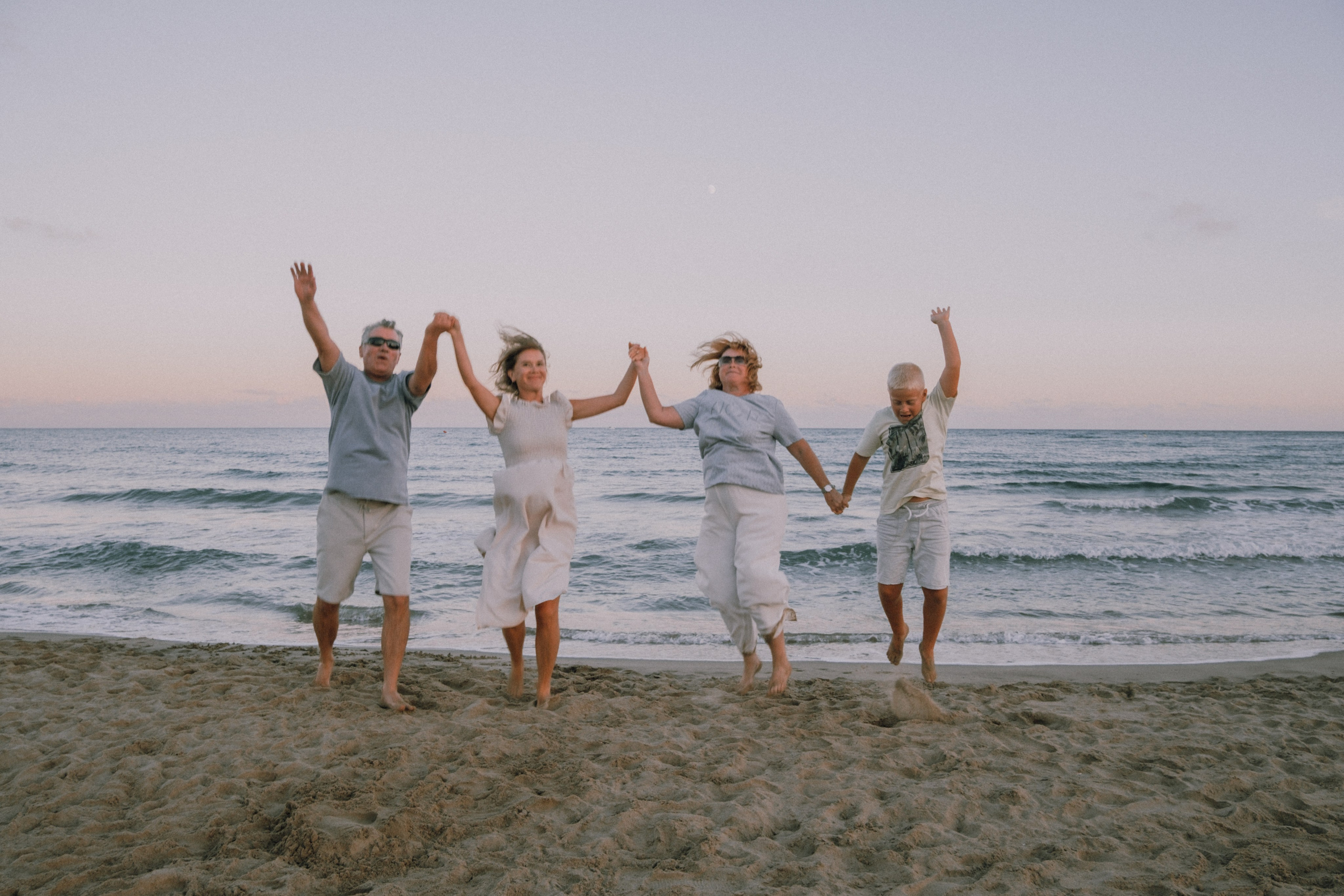 Sesión familiar en la playa. Fotografía profesional en Calafell - Elena Medvedeva