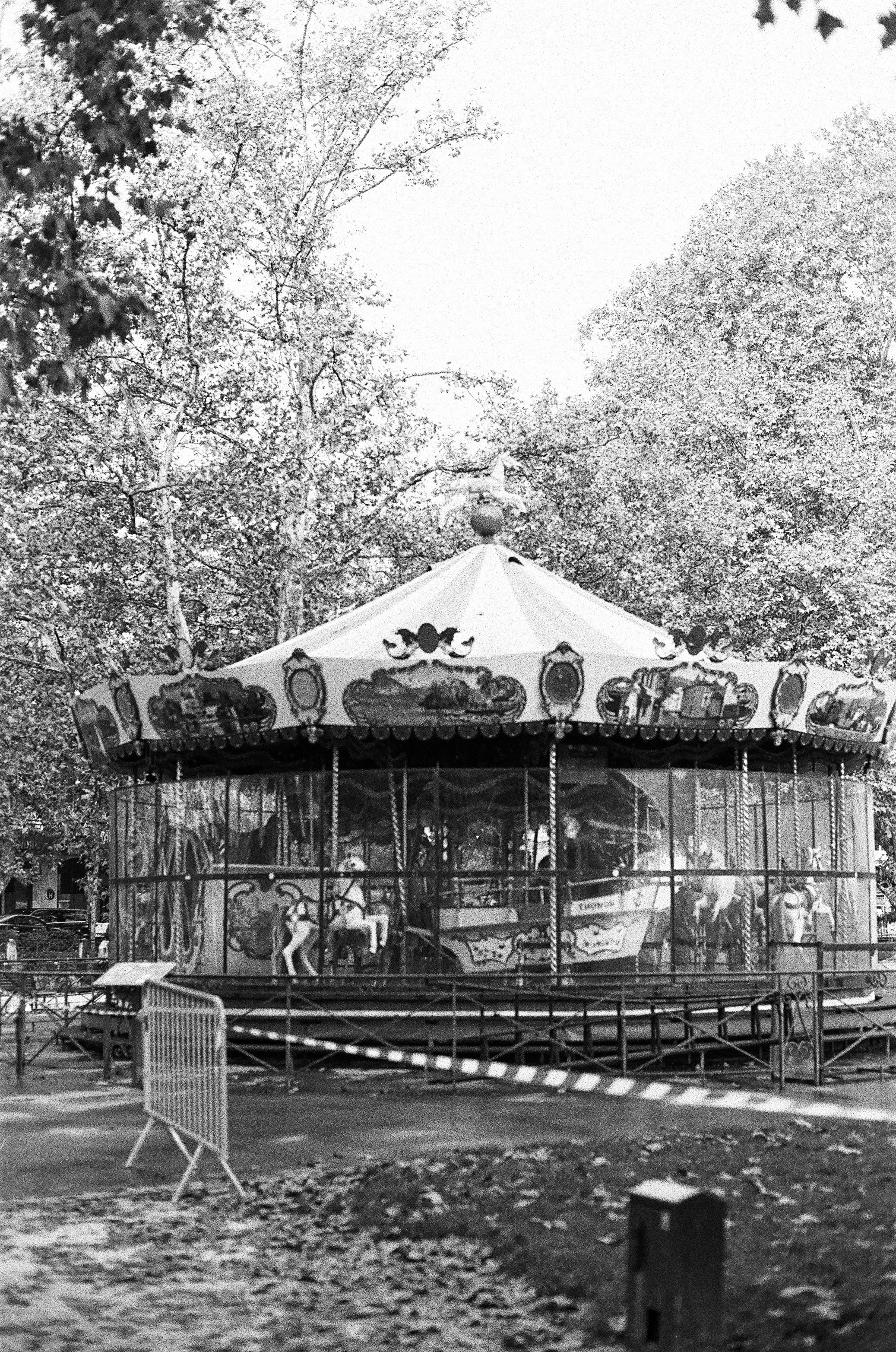 Argentique 🎞️ 📷. Anastasia Shapoval violoniste et photographe. Paris — Bourges