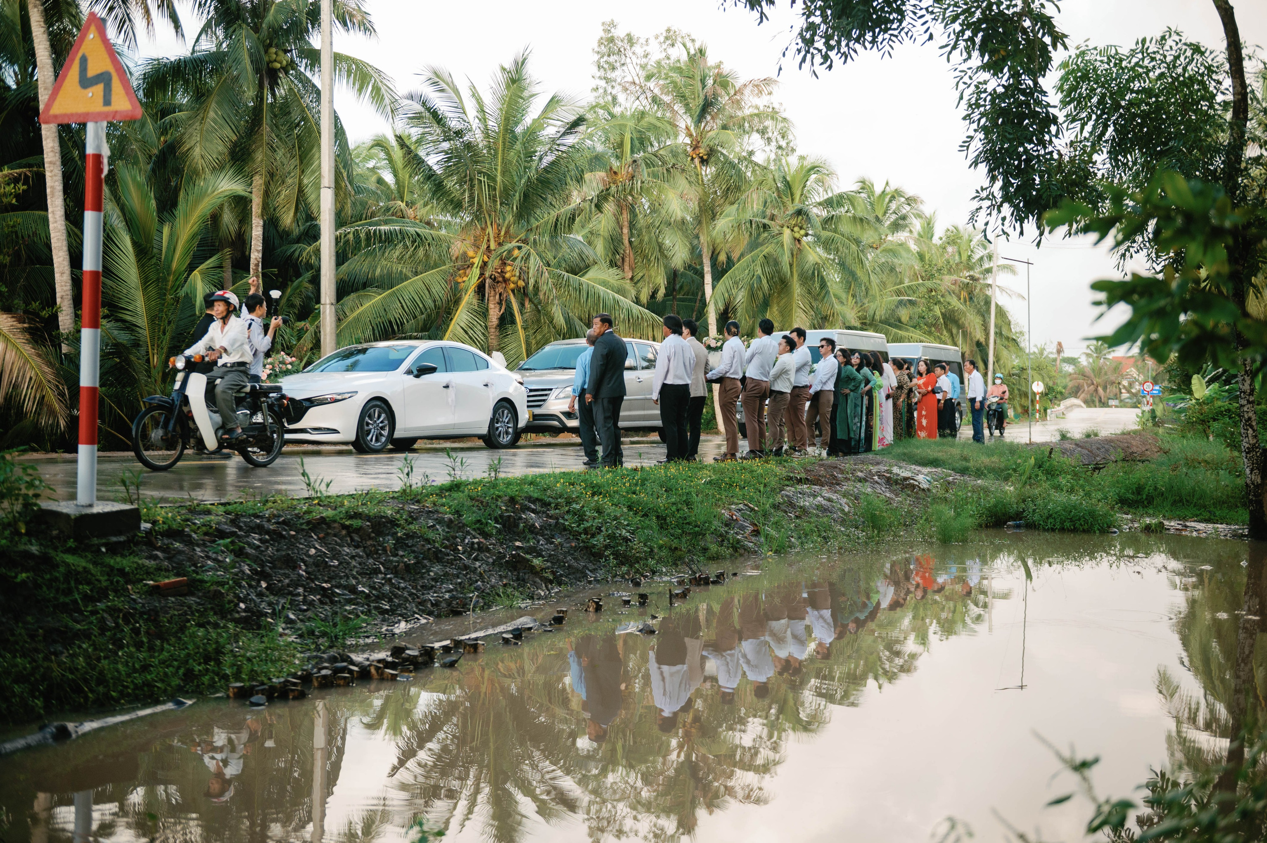 Khâm & Châu. Cam Images