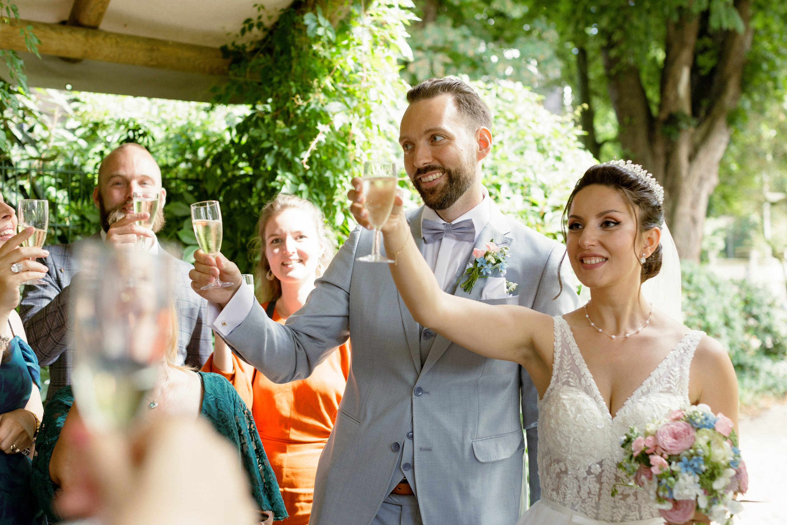 Hochzeitsfotografie in der Weißen Villa Elmshorn | Historischer Charme in Schleswig-Holstein. Hochzeitsfotograf und Hochzeitsvideograf aus Hamburg | Roka21Film