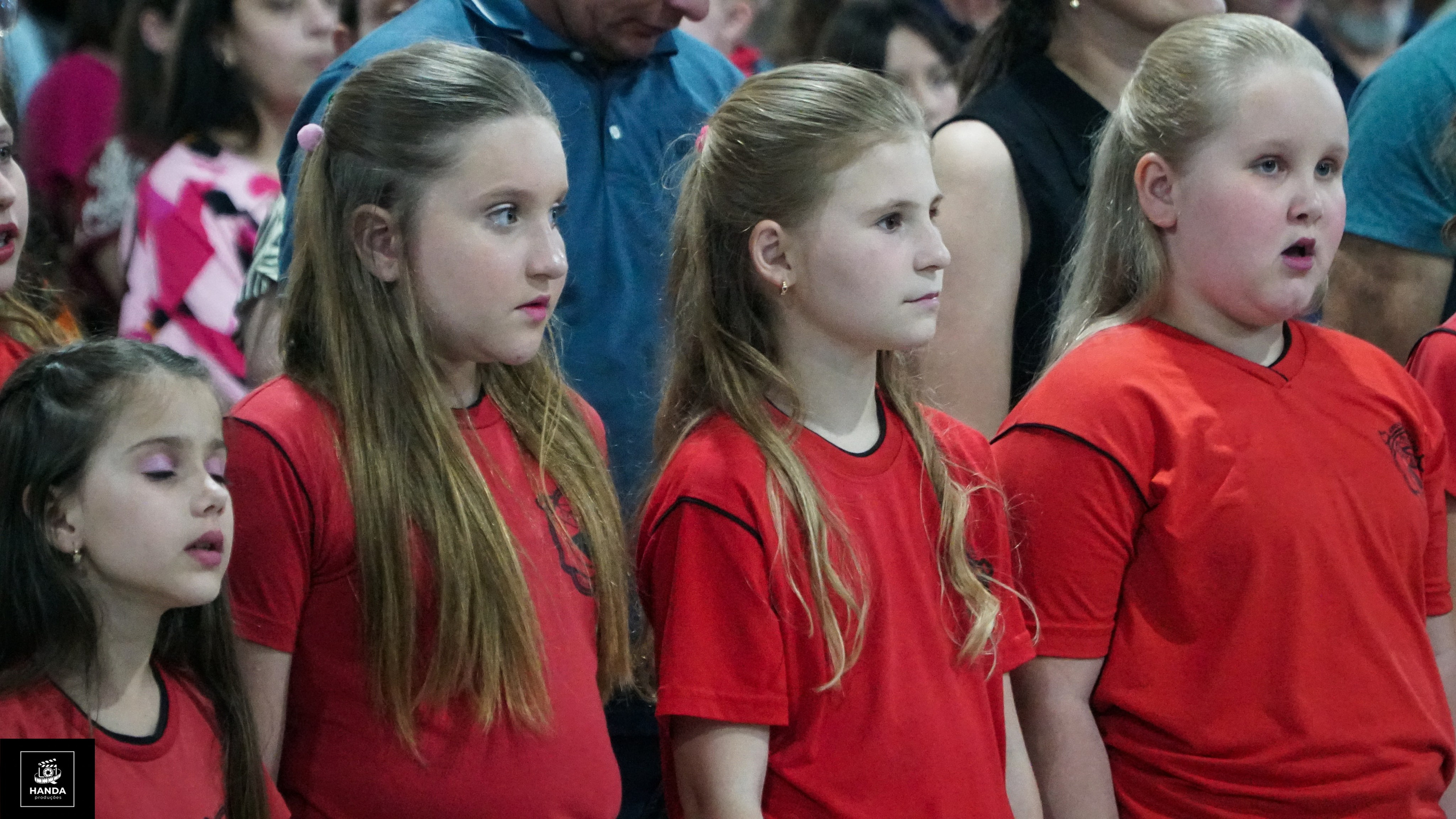 Noite autógrafos colégio Aurélio Buarque de Holanda. Handa Produções