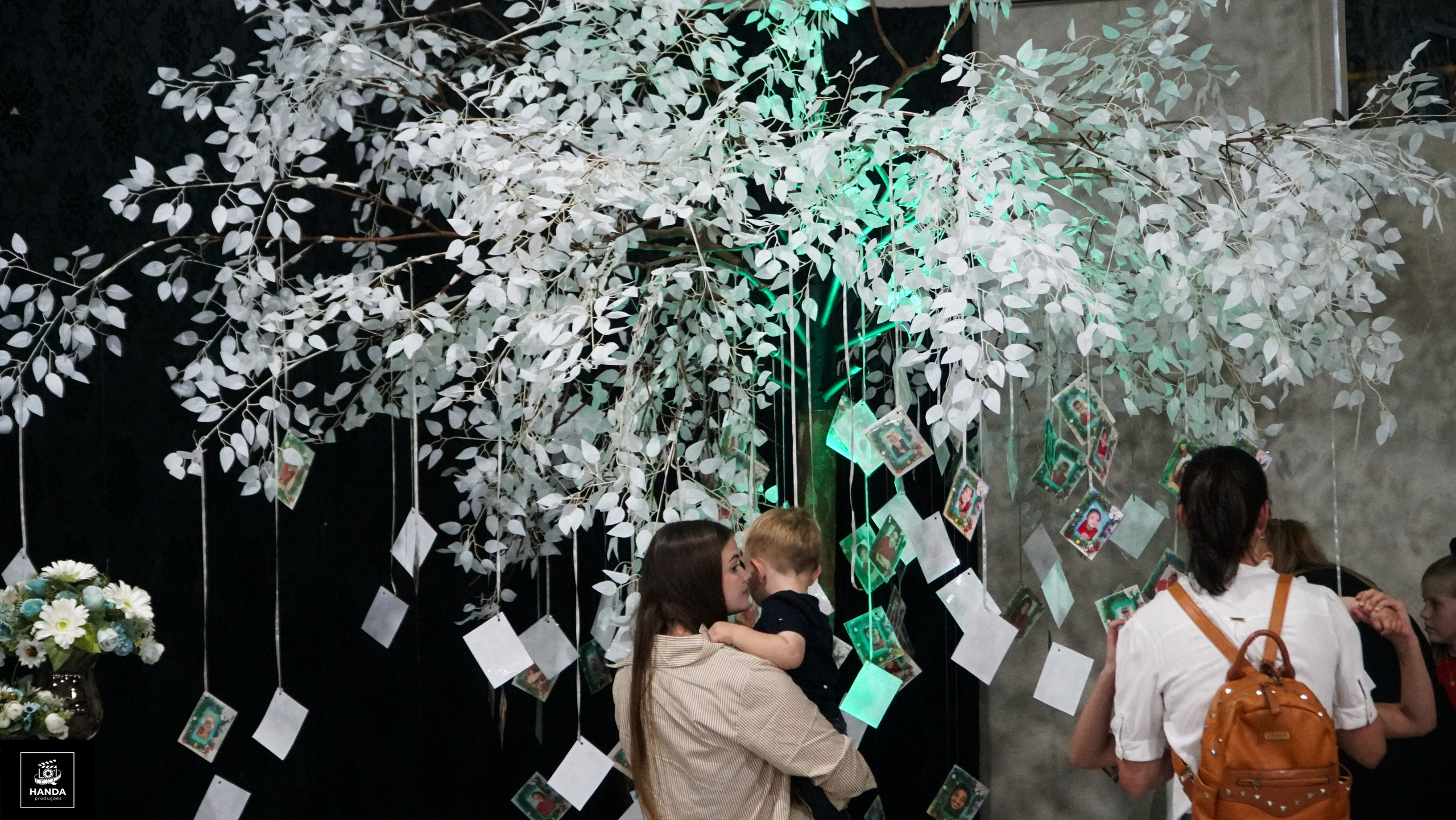 Noite autógrafos colégio Aurélio Buarque de Holanda. Handa Produções
