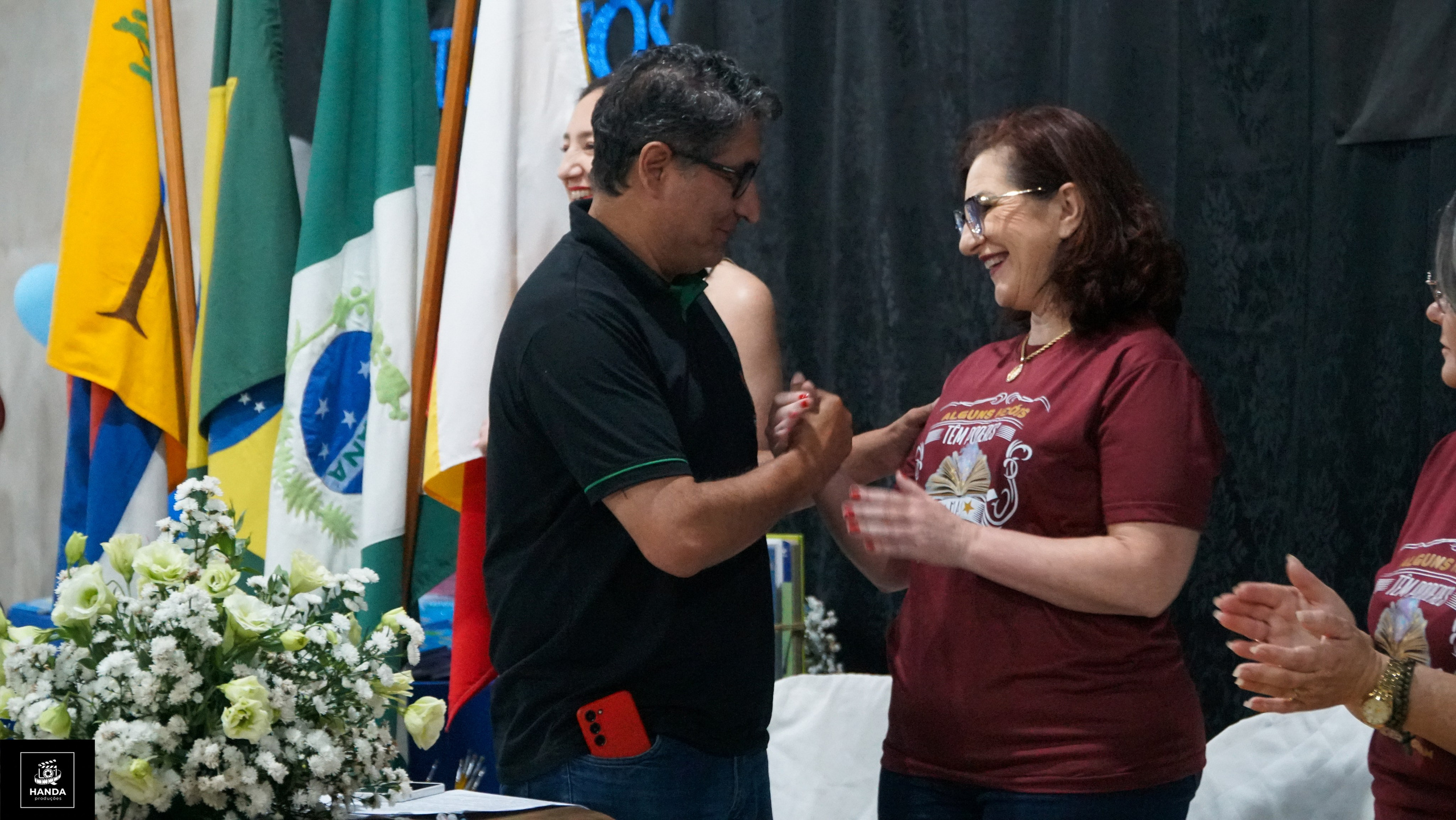 Noite autógrafos colégio Aurélio Buarque de Holanda. Handa Produções