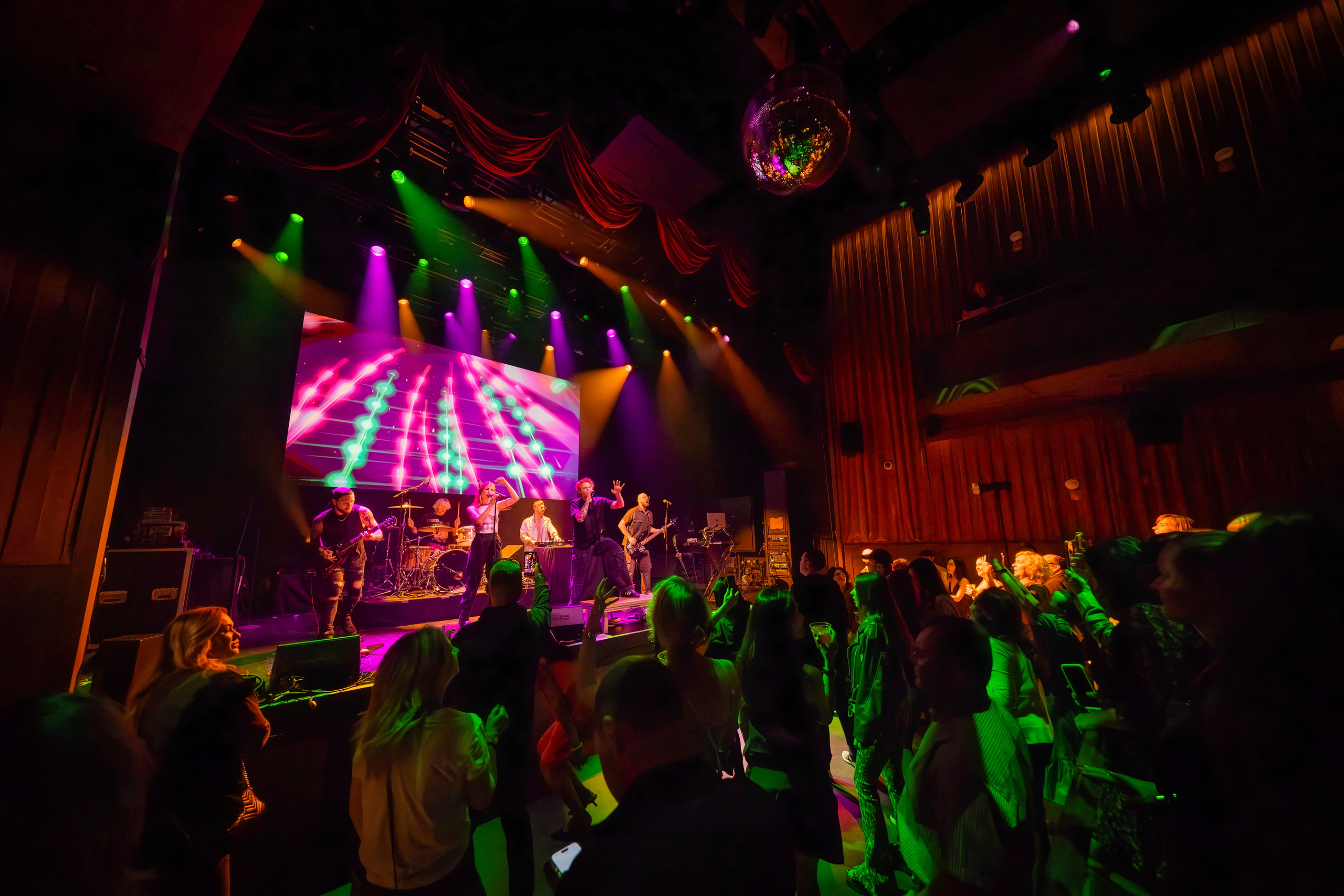 NIKITA PRESNYAKOV. Reportage concert portrait photography in the San Francisco Bay Area