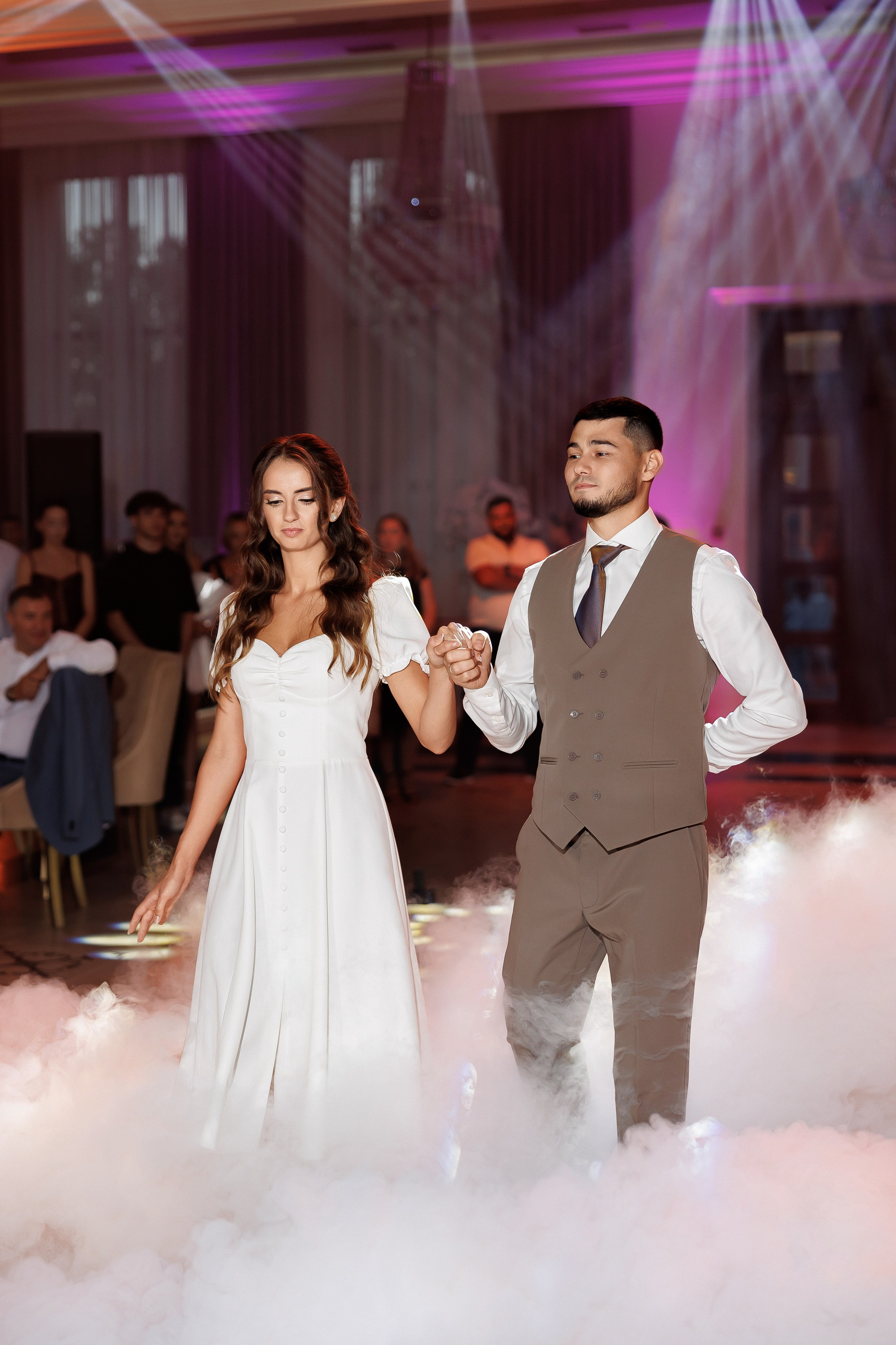 Eugen & Livia — Grand Elysee — Wedding Day. Servicii Foto și Video 067188353