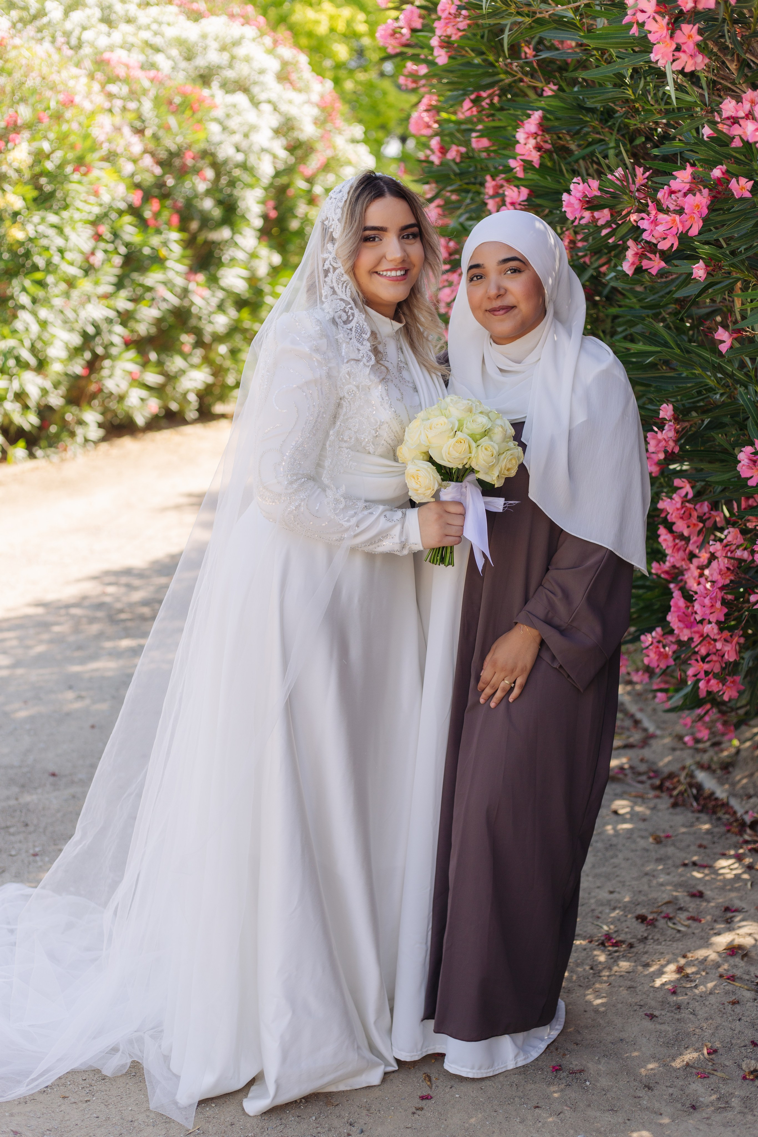 Yassine et Sahra. Studio photo « Partage ton bonheur » – Photographe famille près de Châtellerault, Poitiers et Tours