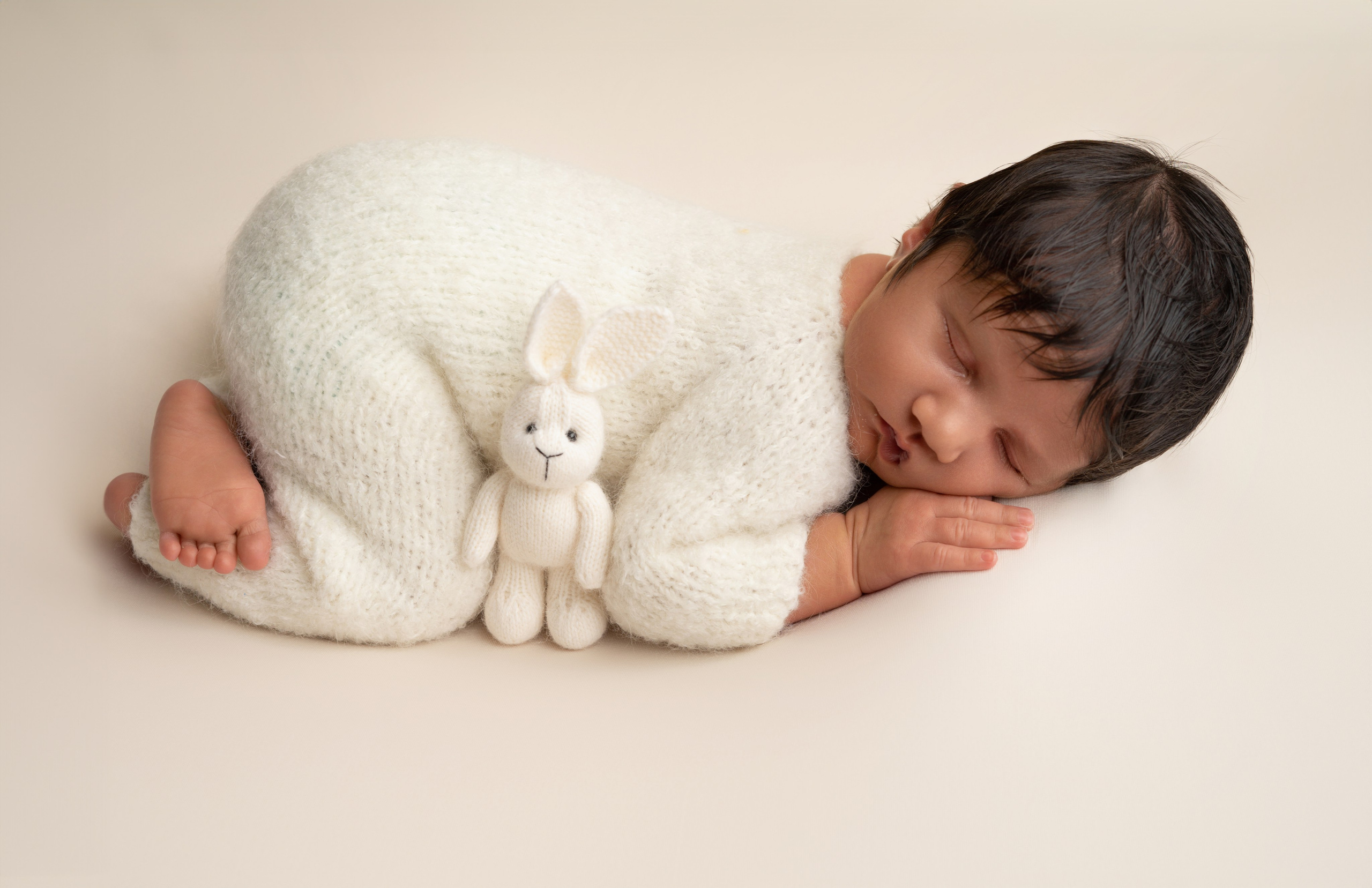 NEWBORN PORTFOLIO. Newborn Photographer and life casting in Dubai Dariya Saeed