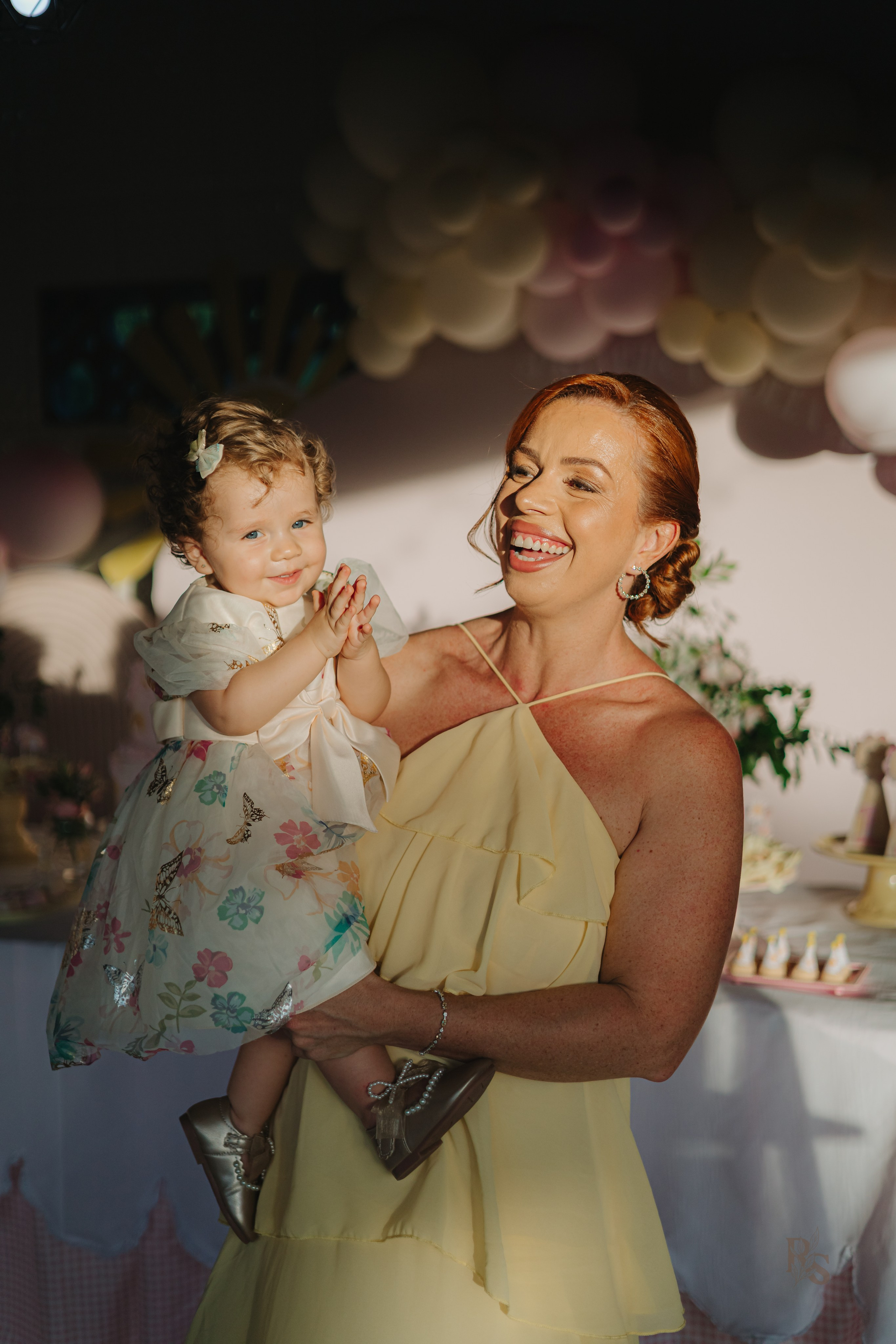 Aurora — 1 ano. Fotógrafo Richard Silvestre — Casamentos na Bahia