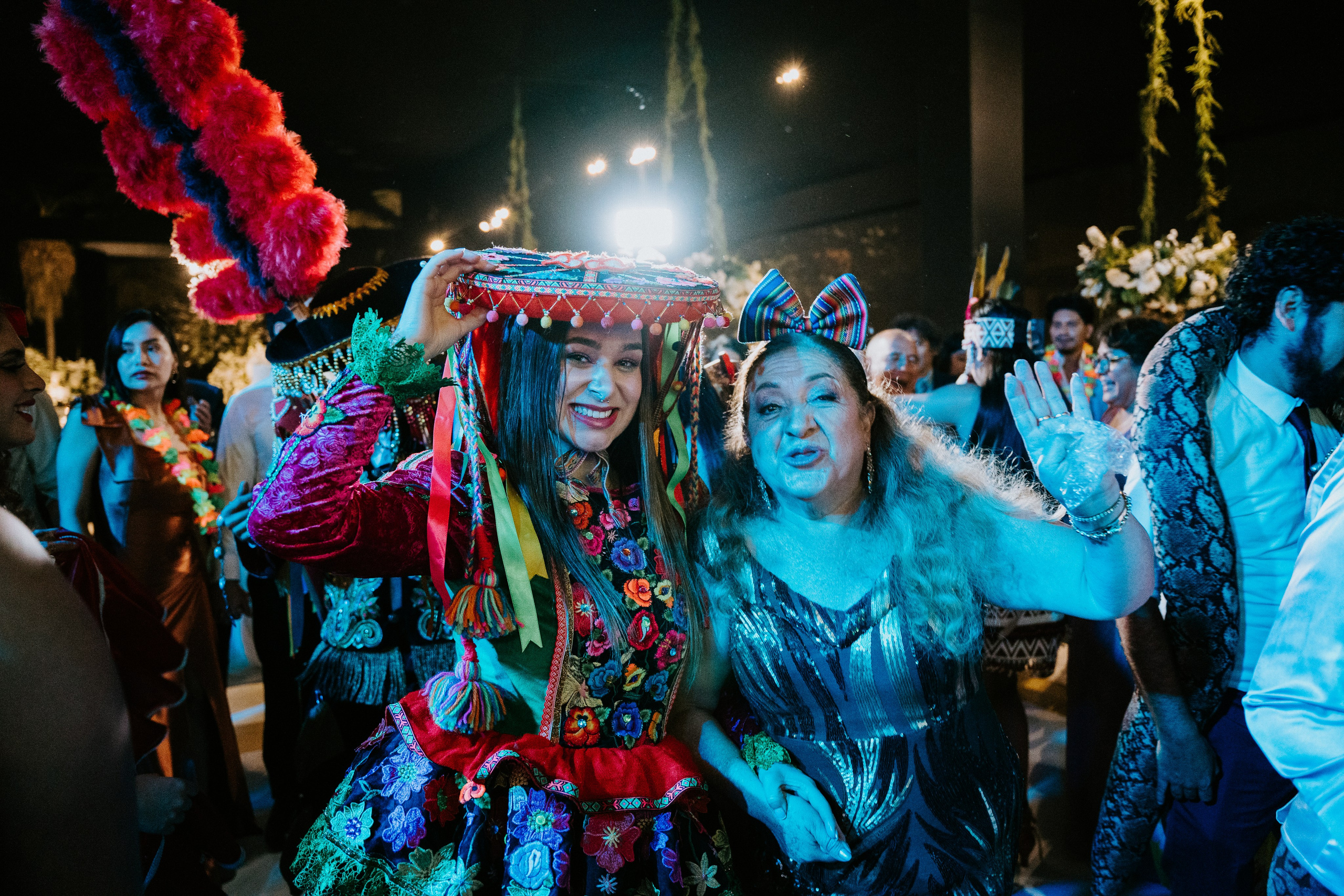 Un vistazo de un día especial. Fotógrafo de Bodas en Lima | Ronhy Altamirano. Fotografía narrativa y cinematográfica para bodas, quinceañeras y eventos exclusivos