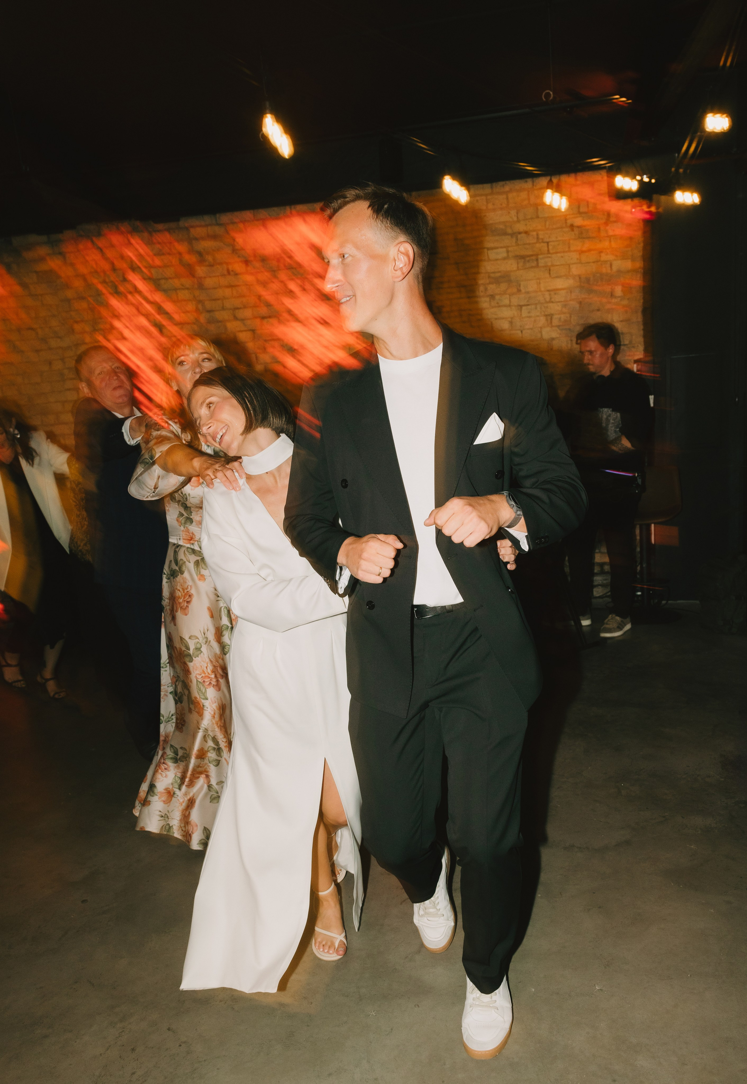 Miglė ir Mindaugas | 2024 | MIESTO VESTUVĖS. Vestuvių ir šeimų fotografė Lena Bondarenko / belove photo