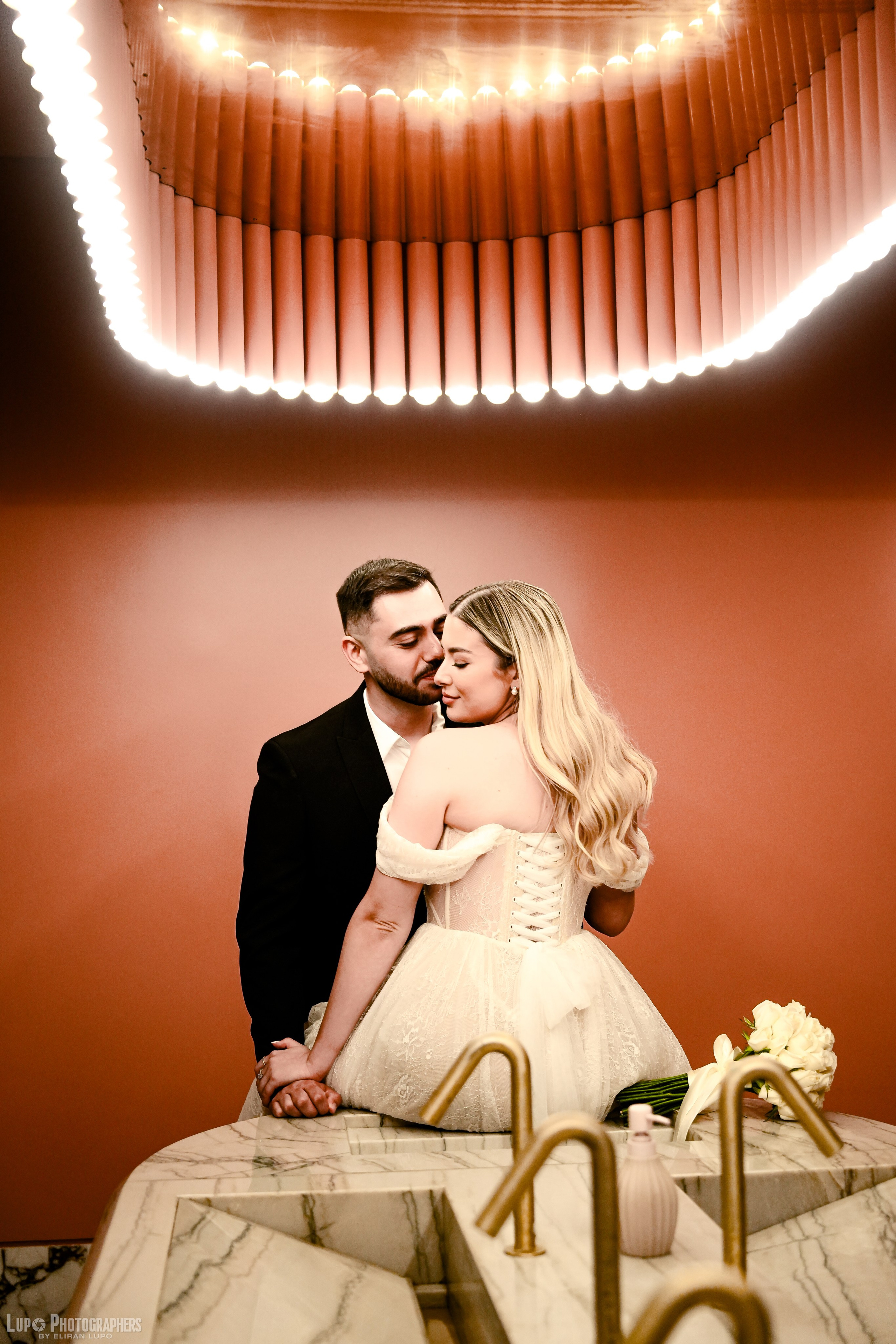 ראשי. לופו צלמים — צילום חתונות ואירועים