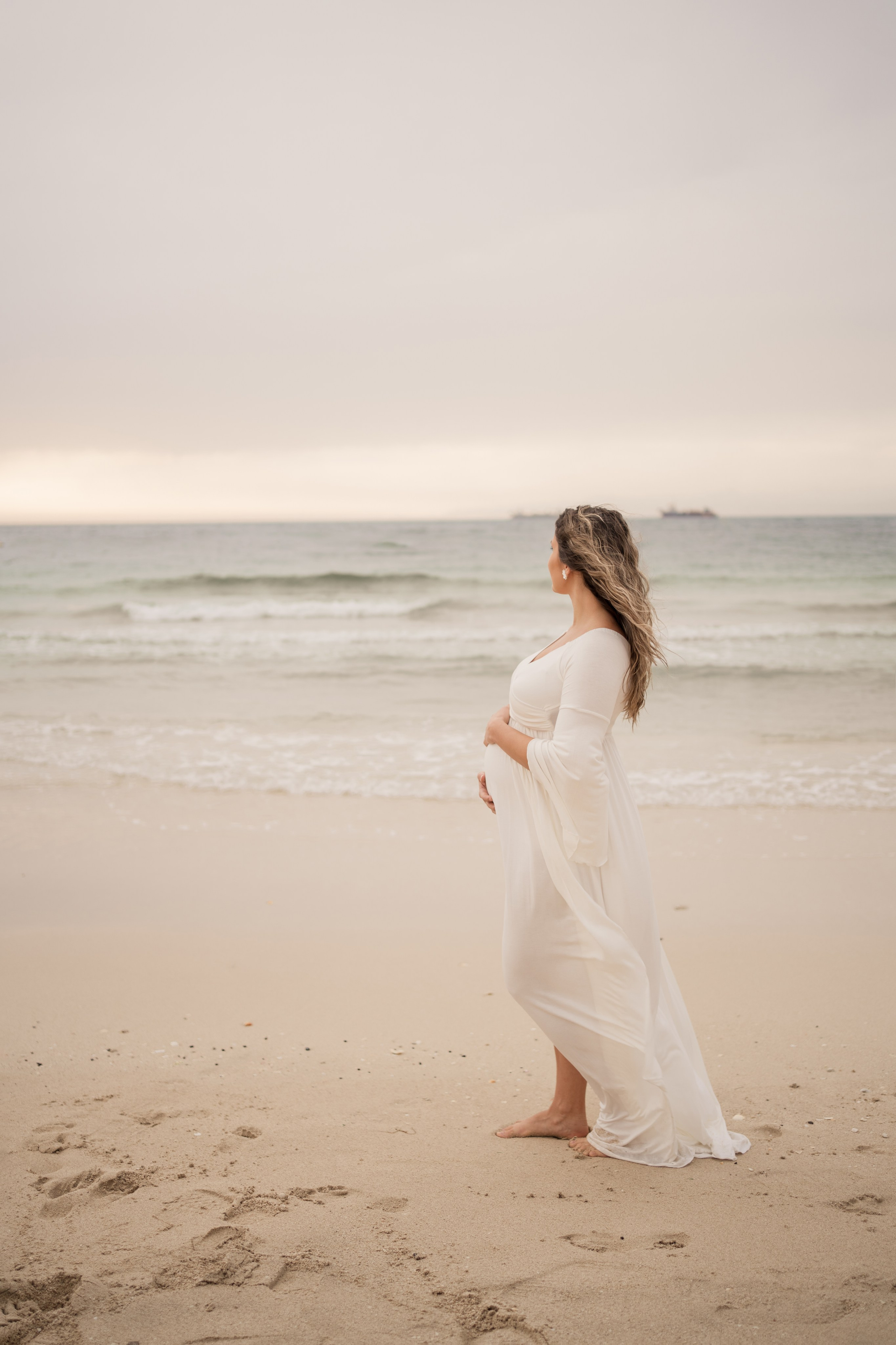 Wind, sand and new beginnings. Angela Iakovleva — Family Photographer in Dubai