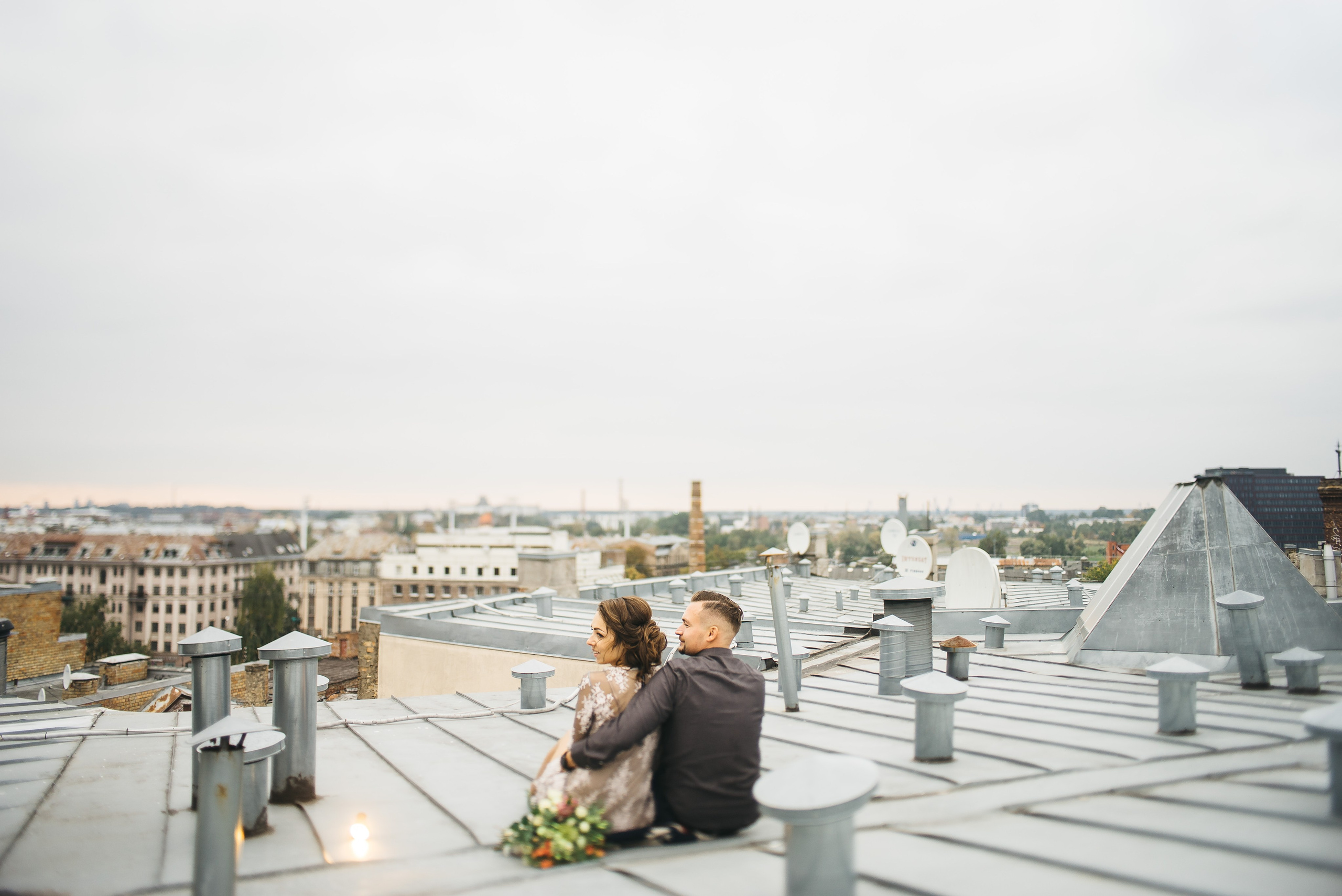 On the roof. Kāzu fotogrāfs Rīgā — Vjačeslavs Lučņenkovs