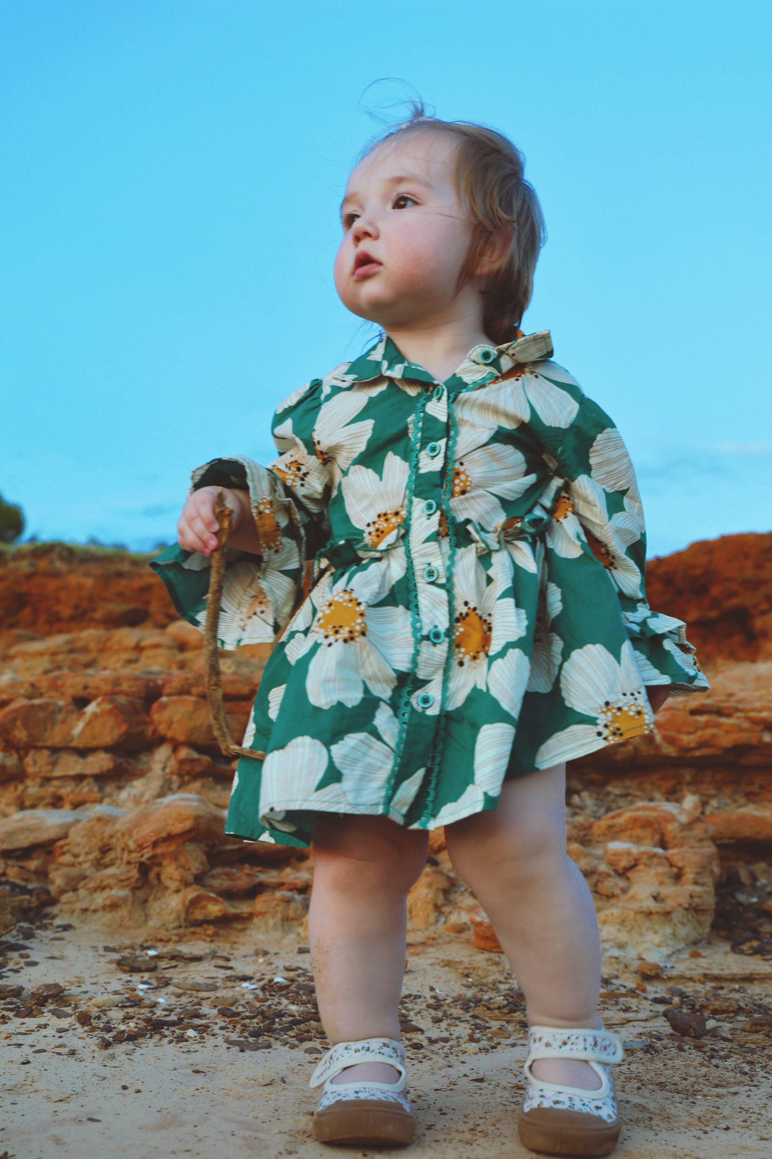 Baby Family Photoshoot – Outdoor Family Photography with Infant or Toddler. Lana Petrychenko — Portrait & Family Photographer. Valencia, Spain