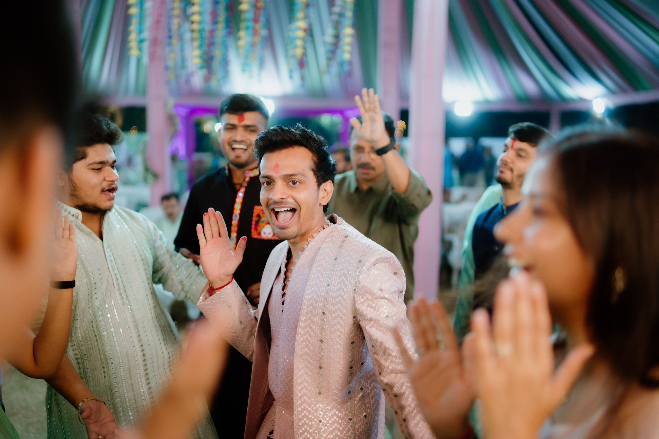 WEDDINGS. Love Emotions Weddings
