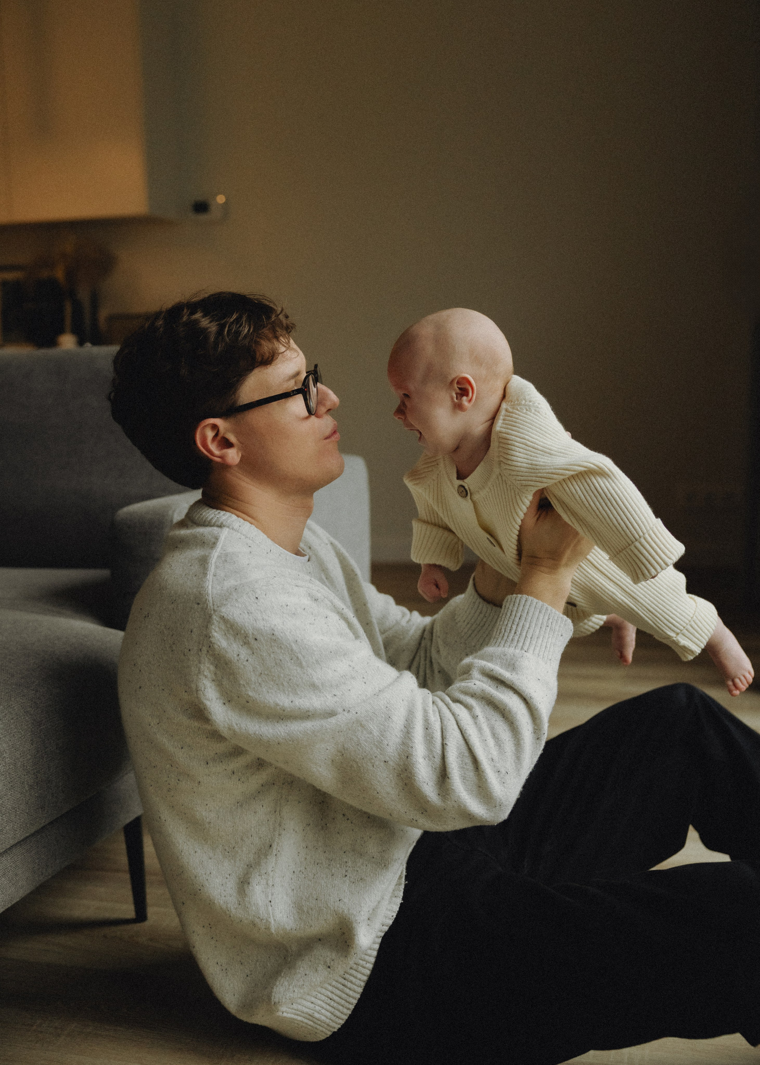 Naujagimio fotosesija namuose | 2025. Vestuvių ir šeimų fotografė Lena Bondarenko / belove photo